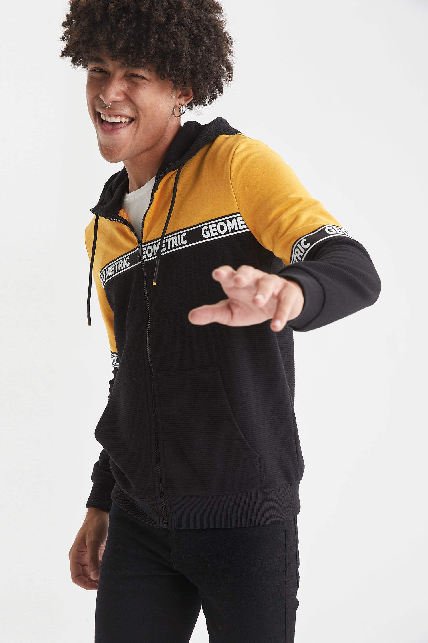 Slim Fit Kapüşonlu Fermuarlı Baskılı Sweatshirt