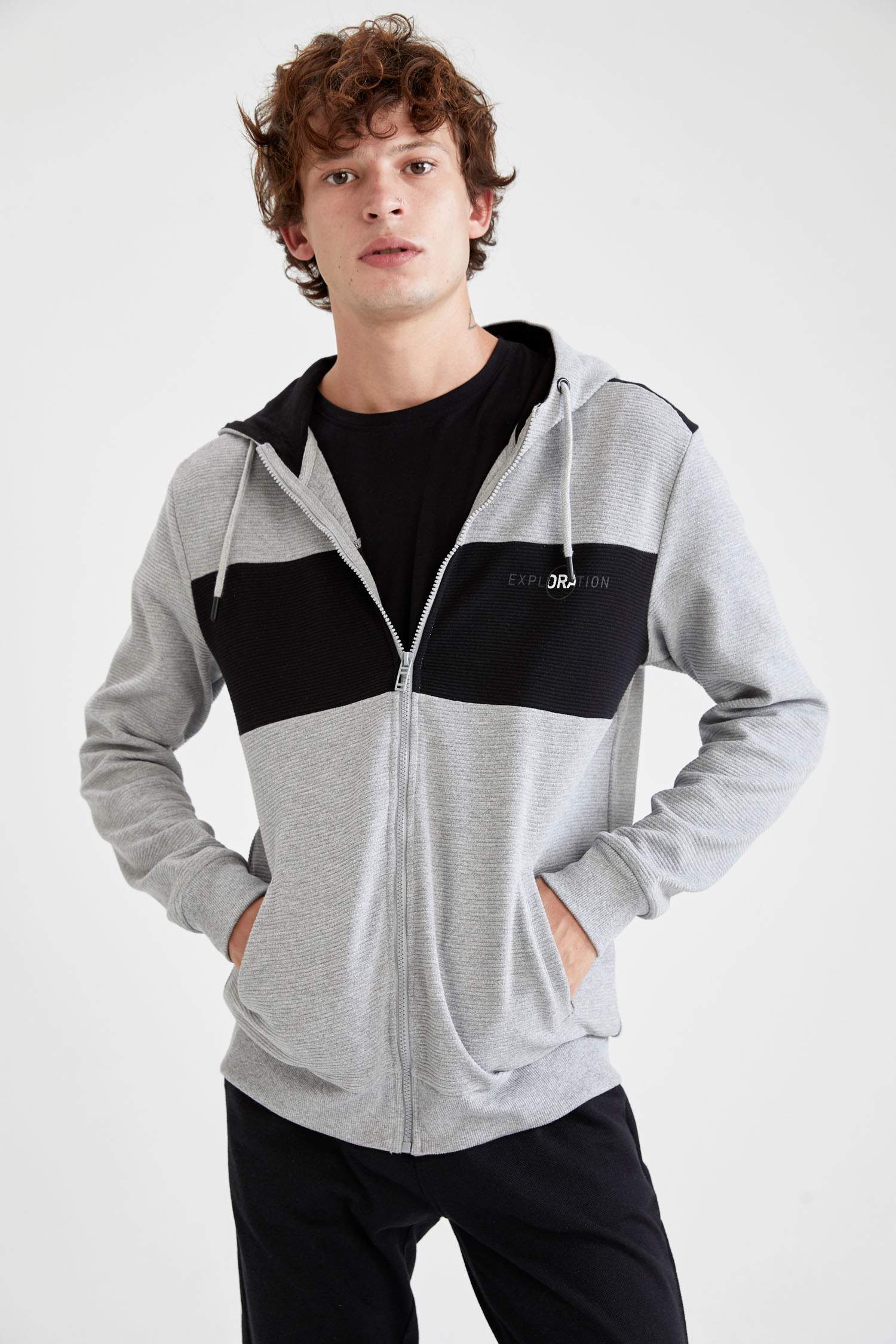 Kapüşonlu Renk Bloklu İçi Polarlı Fermuarlı Sweatshirt