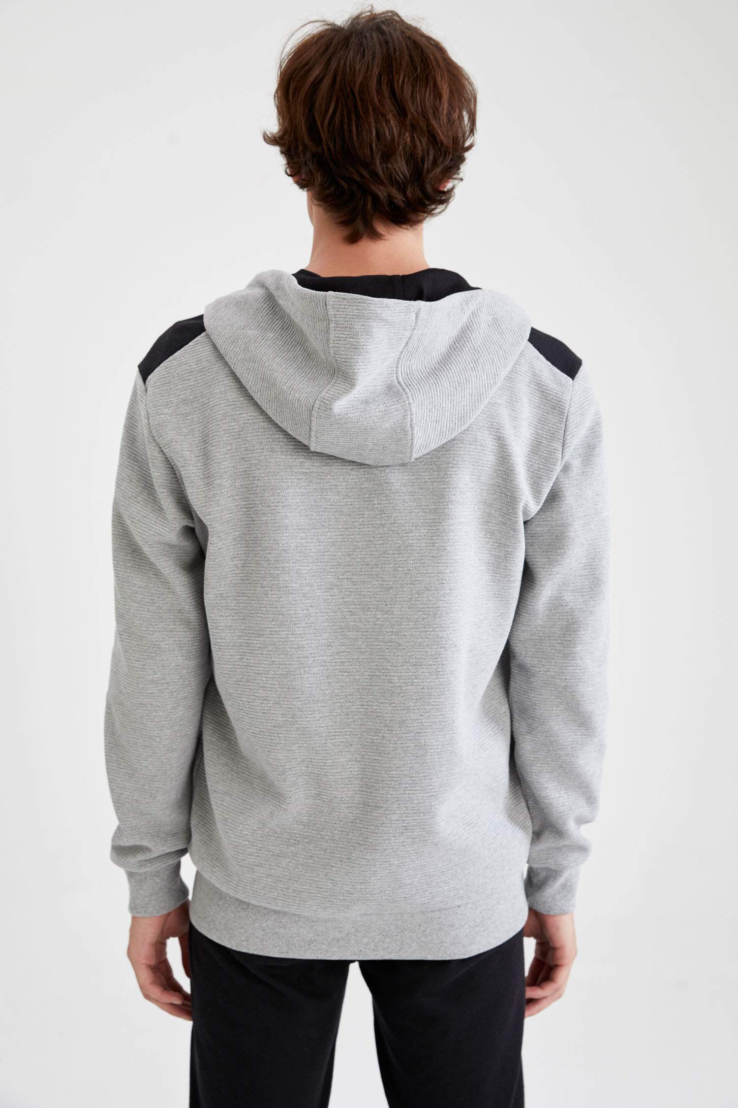 Kapüşonlu Renk Bloklu İçi Polarlı Fermuarlı Sweatshirt
