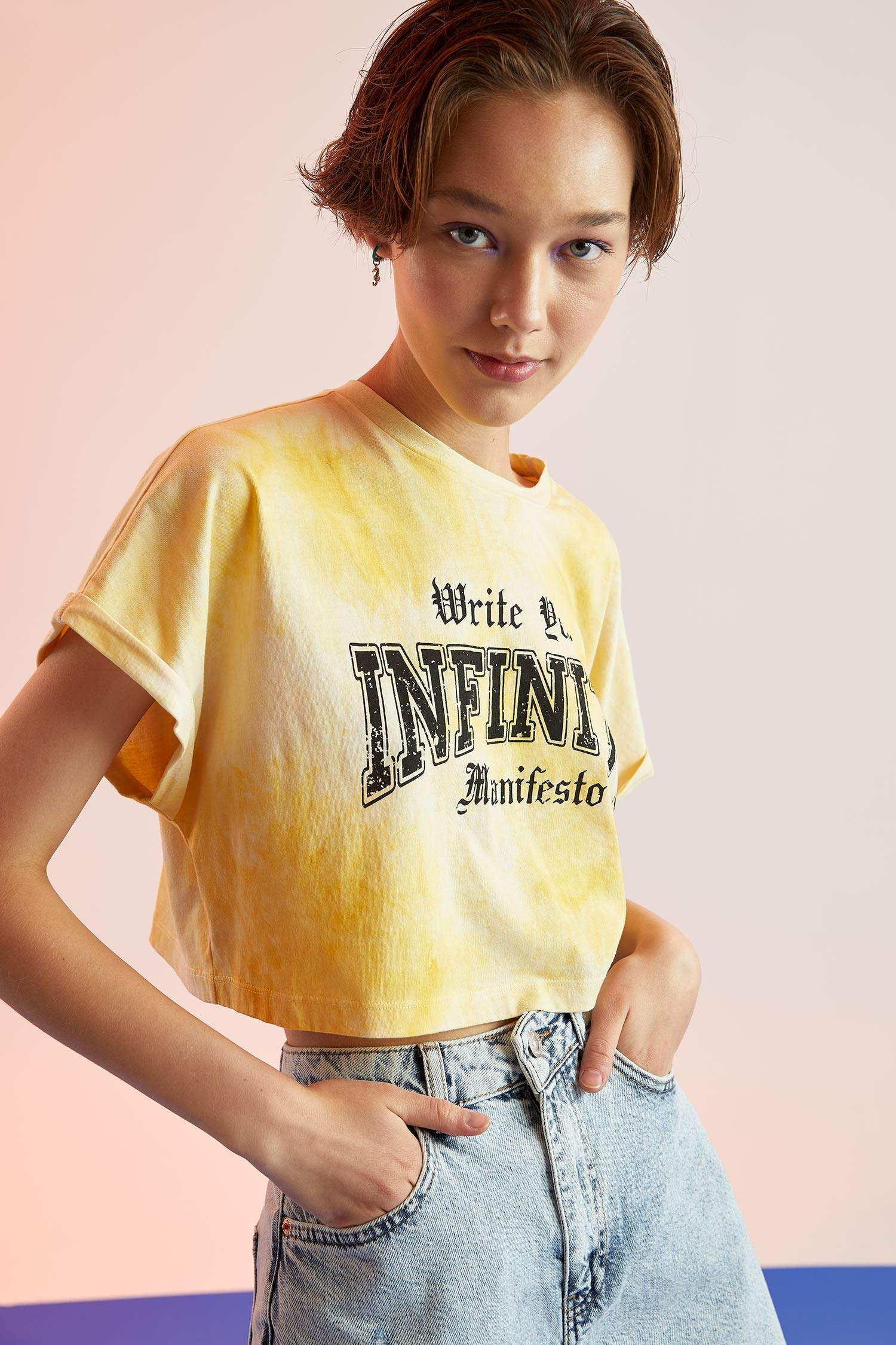 Batik Slogan Baskılı Oversize Fit Crop Tişört