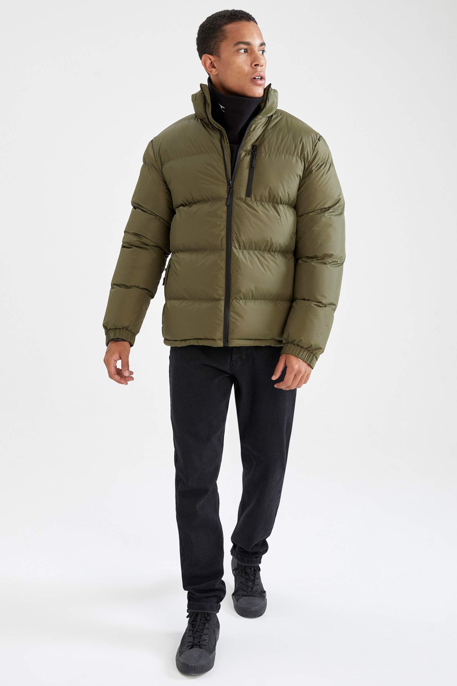 Regular Fit Dik Yaka Isı Yalıtımlı Warmtech Şişme Mont