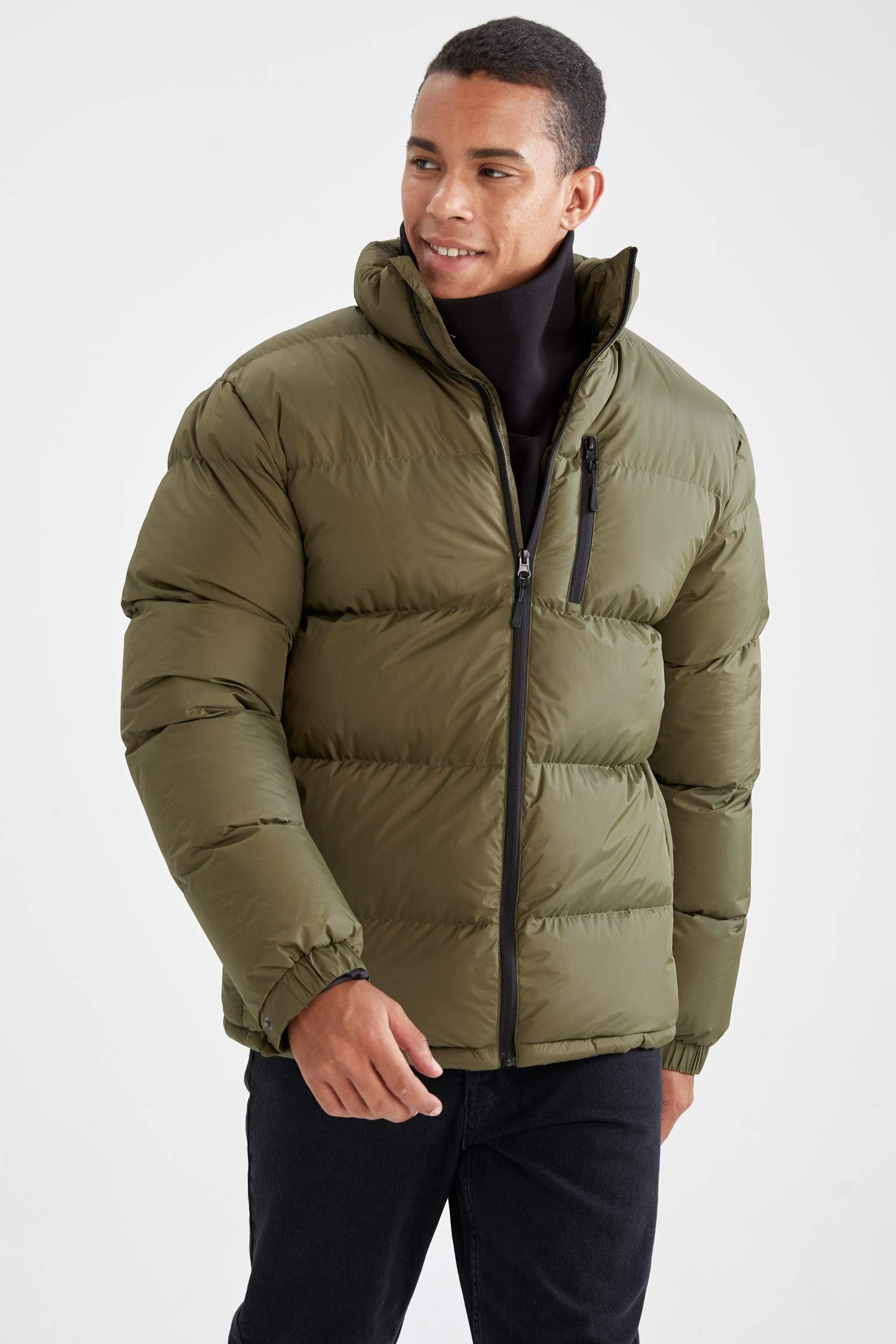 Regular Fit Dik Yaka Isı Yalıtımlı Warmtech Şişme Mont
