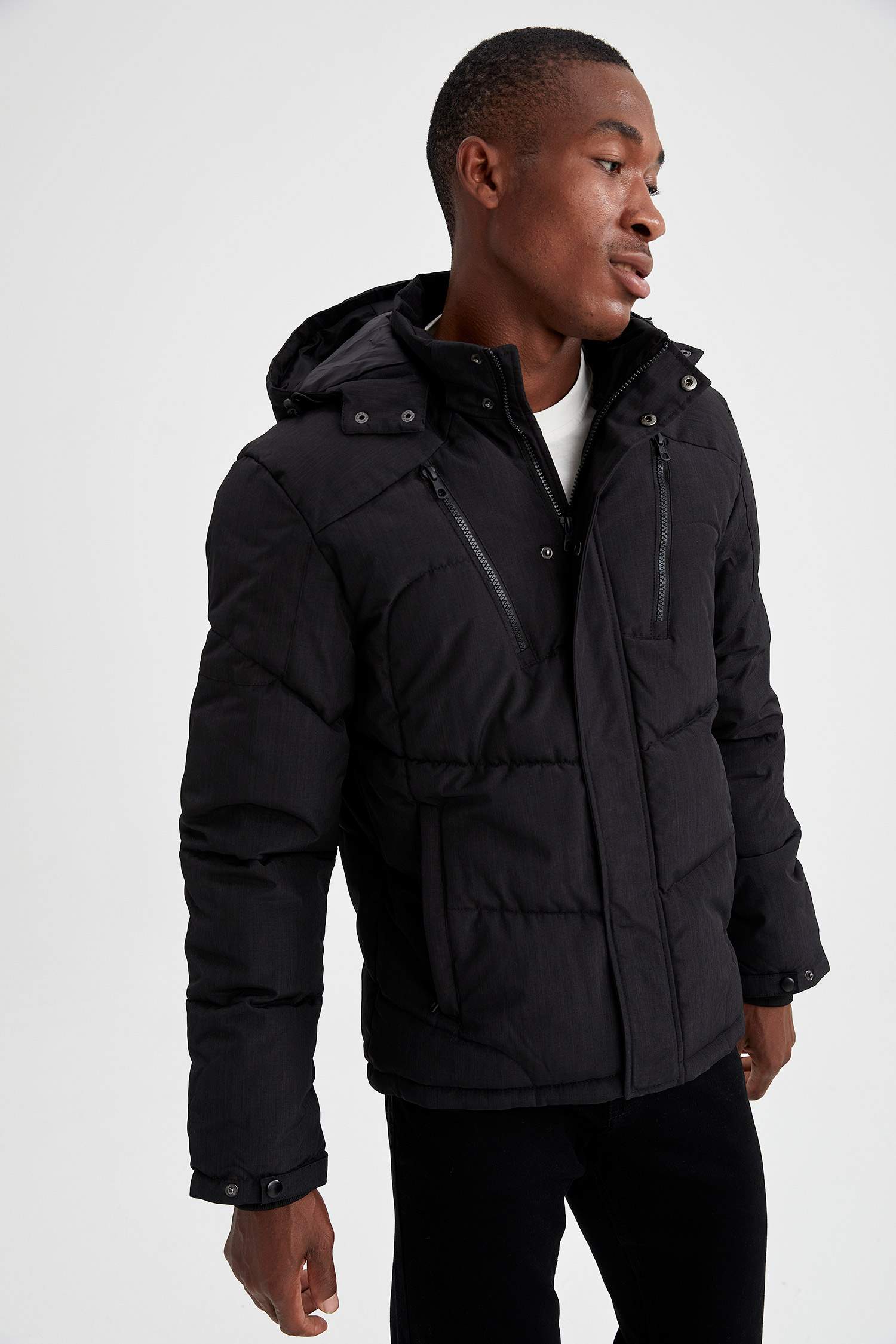Defacto Regular Fit Isı Yalıtımlı Warmtech Çıkarılabilir Kapüşonlu Polar Astarlı Su ve Rüzgar Geçirmez Şişme Mont. 6 Defacto Regular Fit Isı Yalıtımlı Warmtech Çıkarılabilir Kapüşonlu Polar Astarlı Su ve Rüzgar Geçirmez Şişme Mont. 6