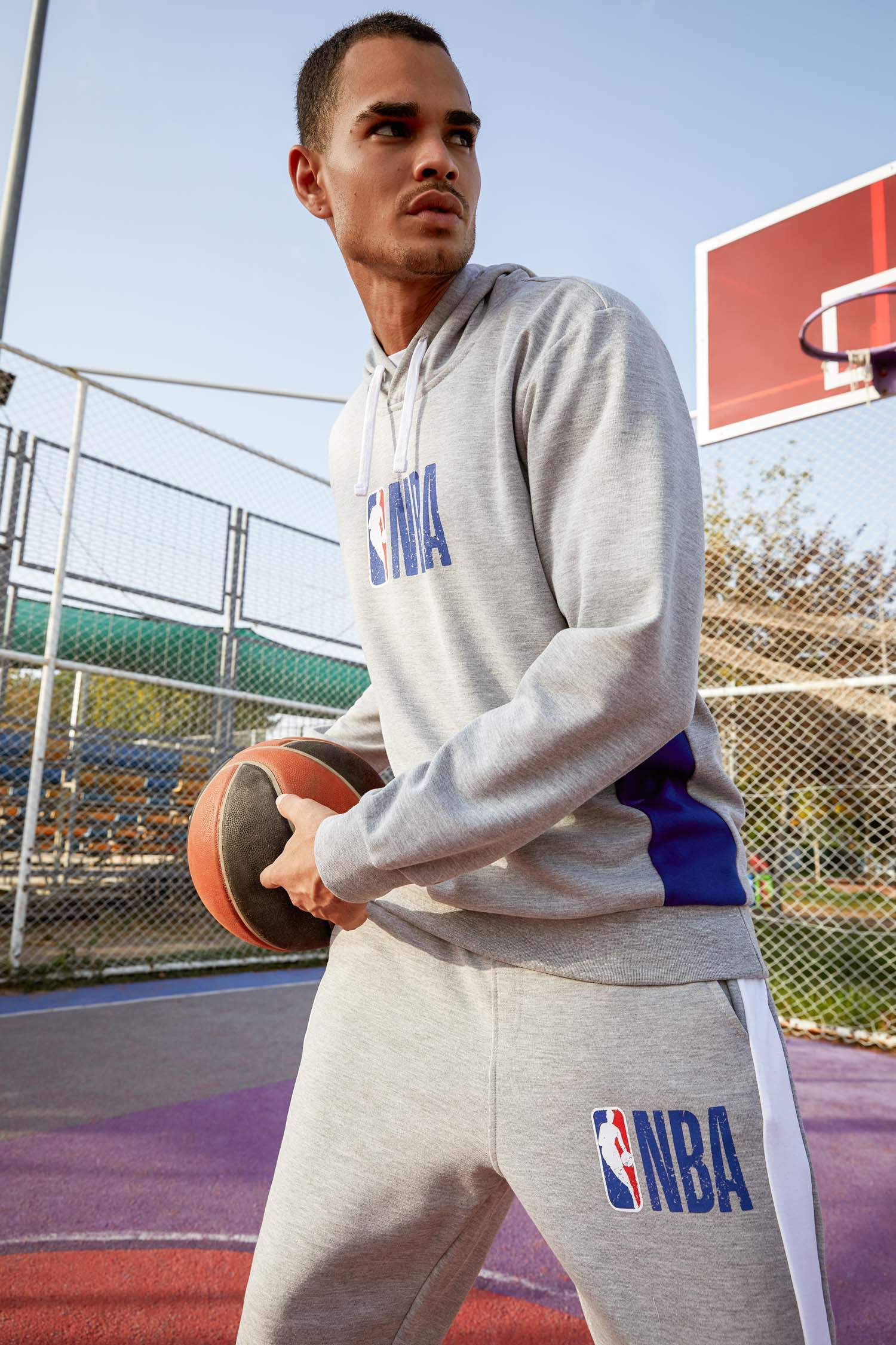 NBA Lisanslı Baskılı Regular Fit Kapüşonlu Sweatshirt