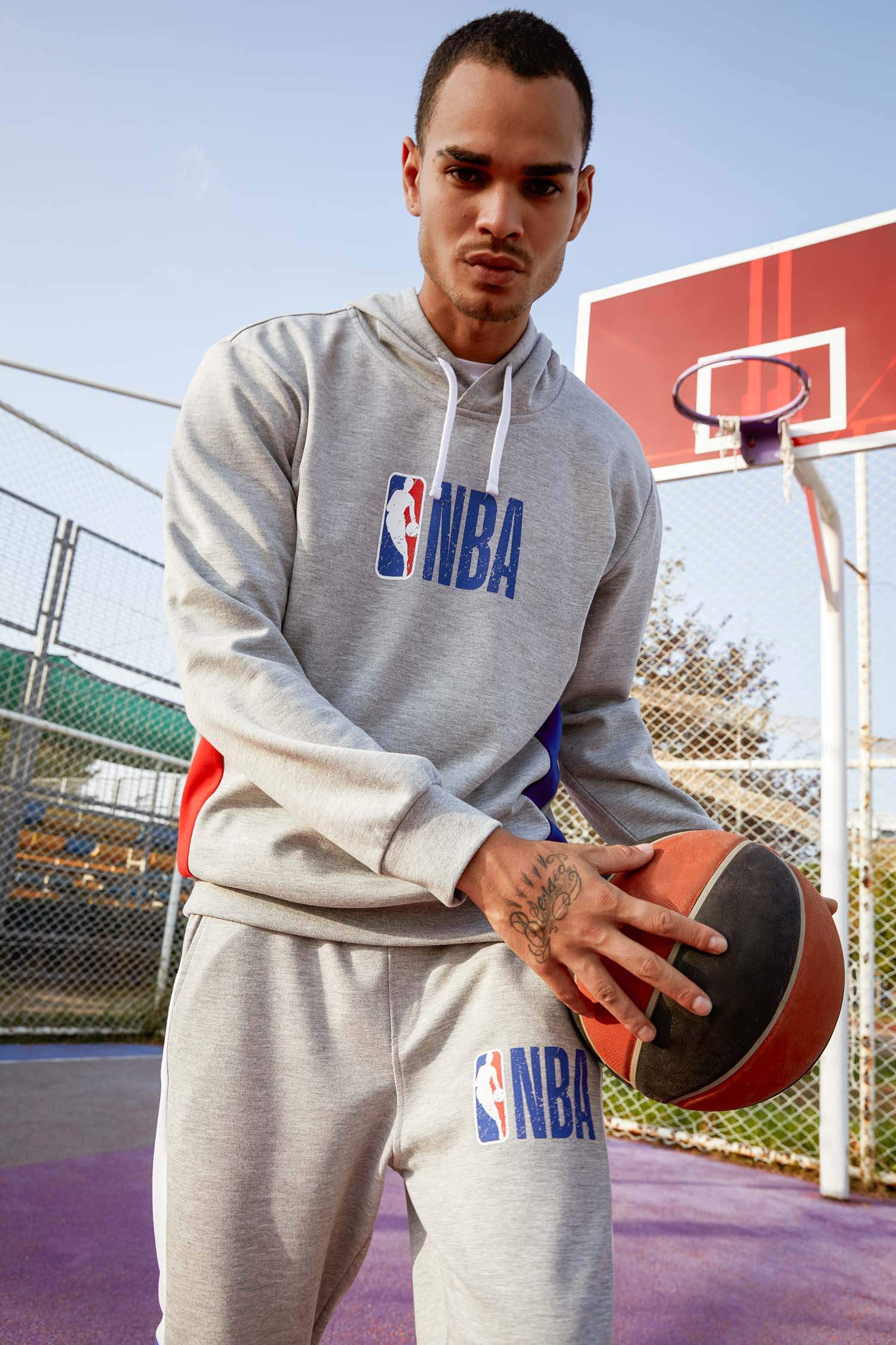 NBA Lisanslı Baskılı Regular Fit Kapüşonlu Sweatshirt