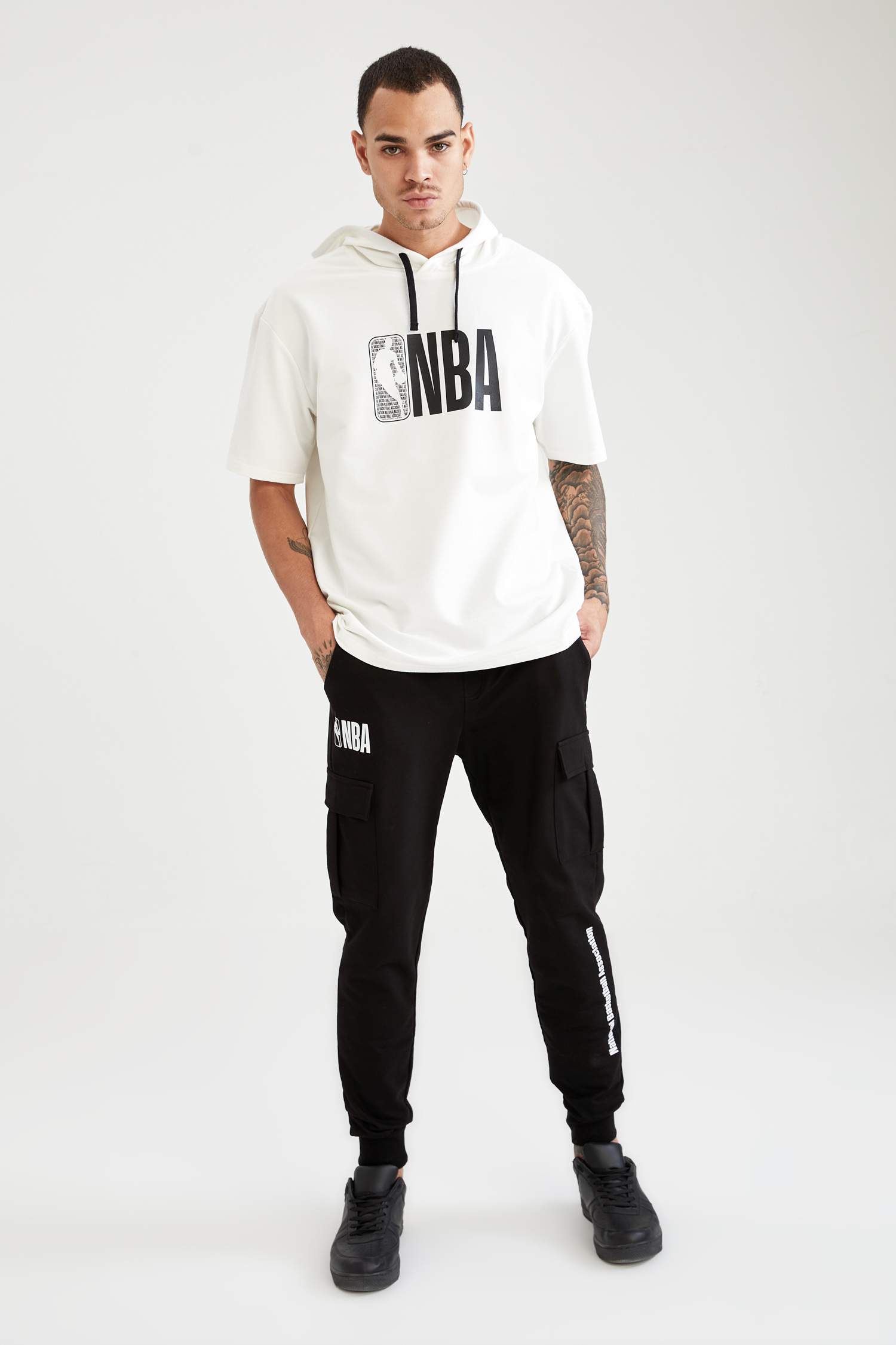 NBA Lisanslı Oversize Fit Kapüşonlu Kısa Kollu Pamuklu Tişört