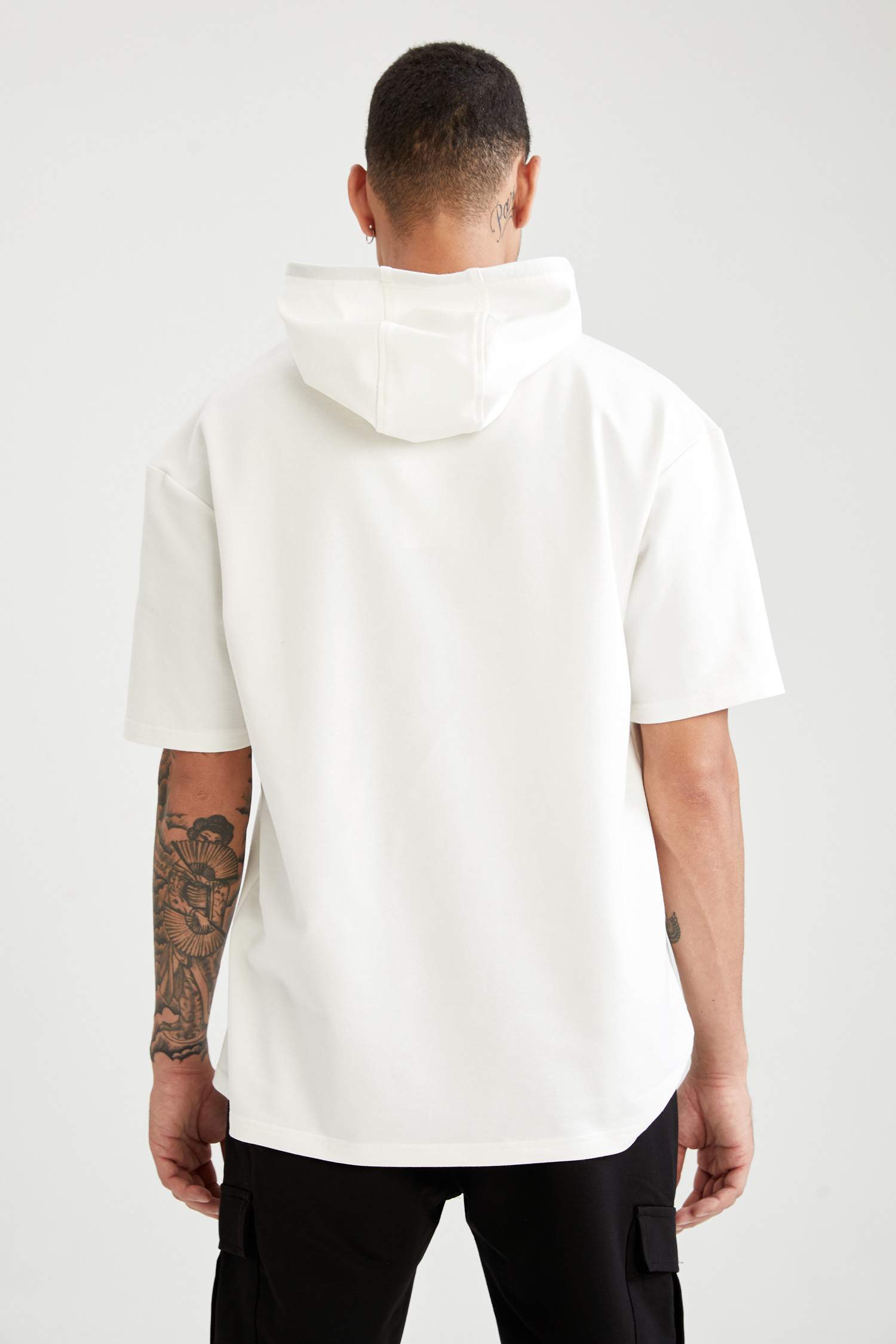 NBA Lisanslı Oversize Fit Kapüşonlu Kısa Kollu Pamuklu Tişört