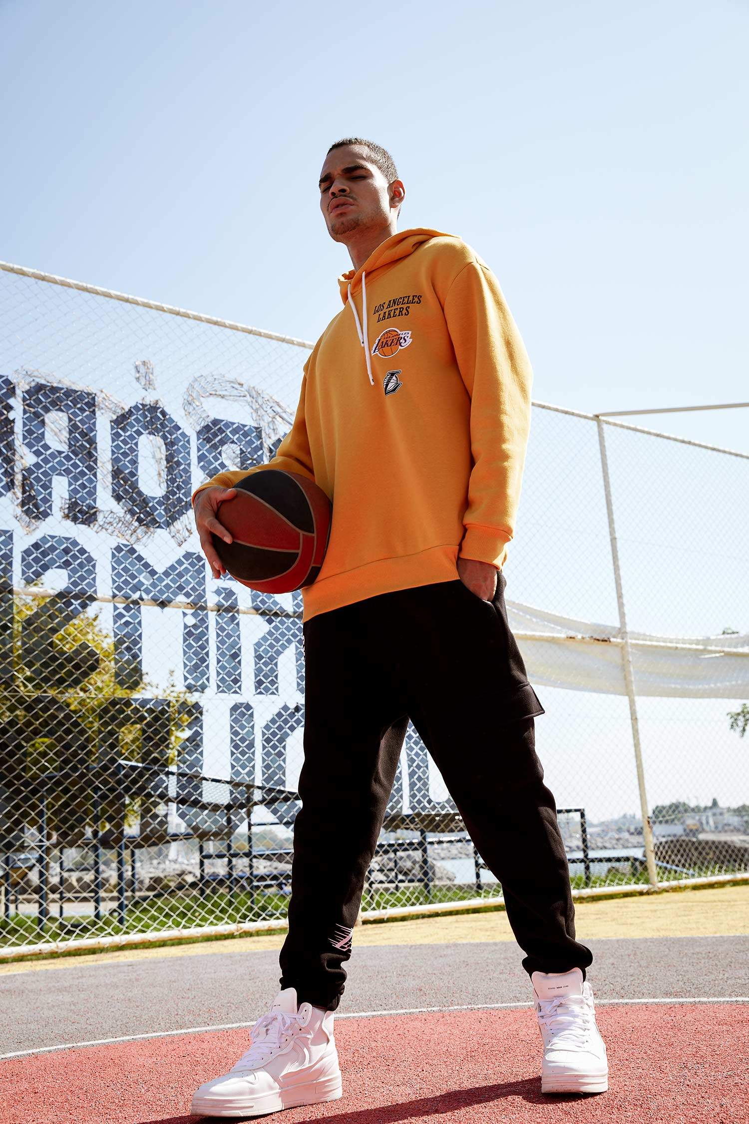NBA Lisanslı Regular Fit Los Angeles Lakers Baskılı Pamuklu Jogger Eşofman Altı