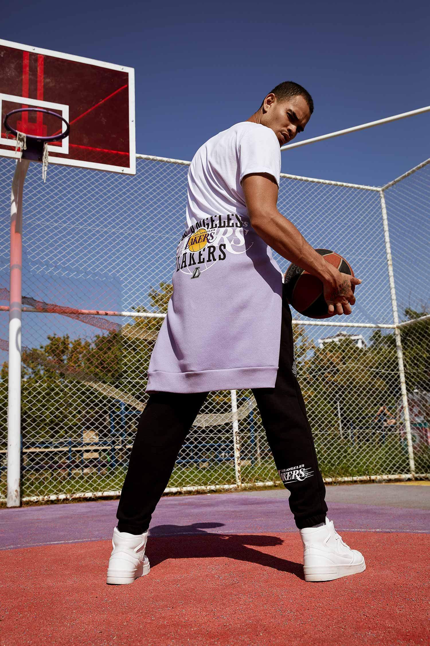 NBA Los Angeles Lakers Lisanslı Kapüşonlu Sırt Baskılı Pamuklu Sweatshirt