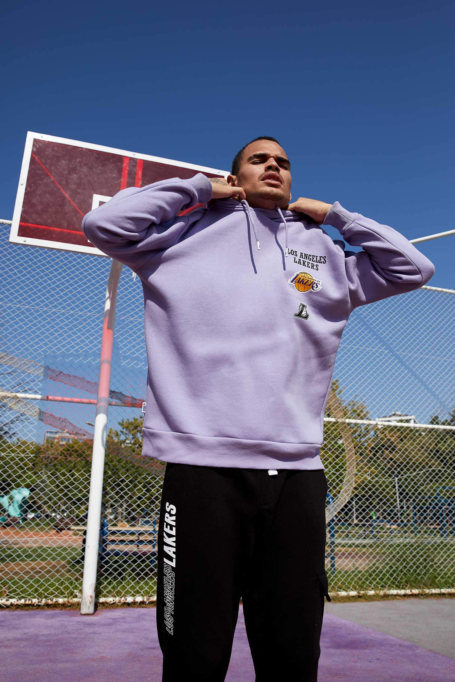 NBA Los Angeles Lakers Lisanslı Kapüşonlu Sırt Baskılı Pamuklu Sweatshirt