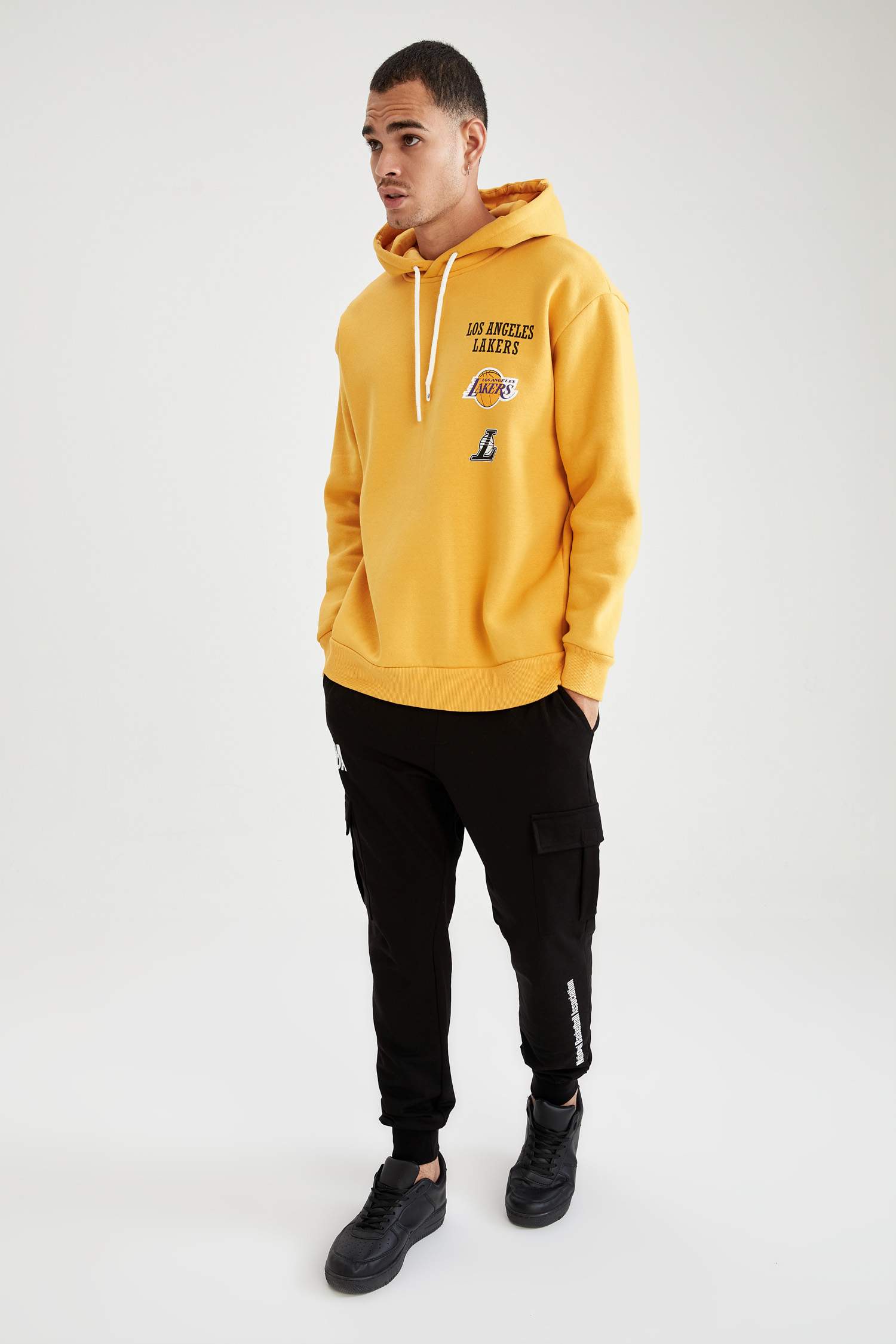 Los Angeles Lakers Lisanslı Oversize Fit Kapüşonlu Sırt Baskılı Sweatshirt