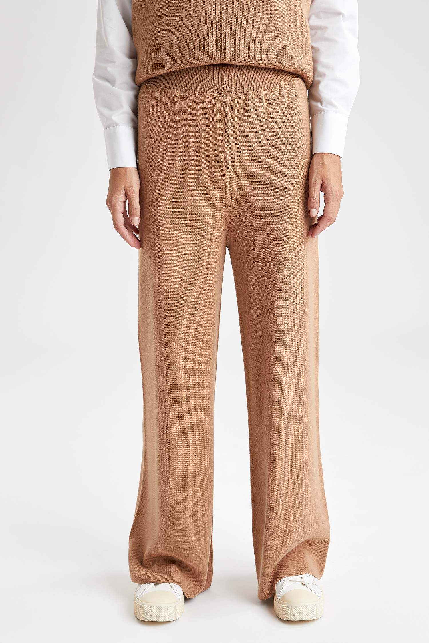 Regular Fit Geniş Paça Triko Pantolon