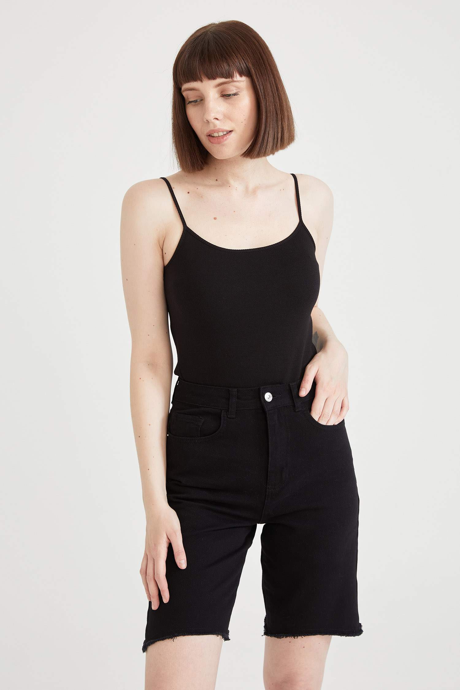 Basic Slim Fit İp Askılı Çıtçıtlı Body