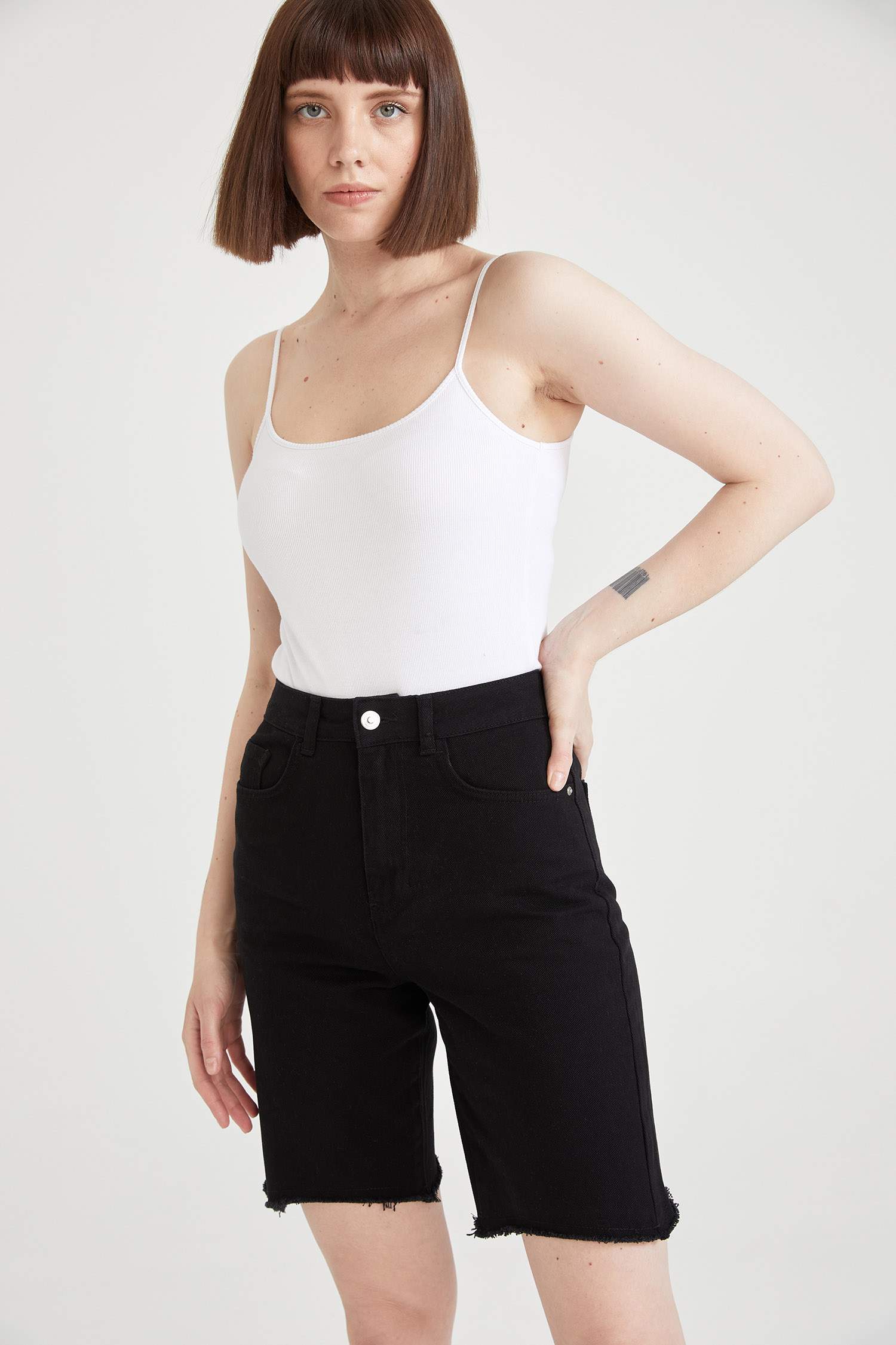 Basic Slim Fit İp Askılı Çıtçıtlı Body