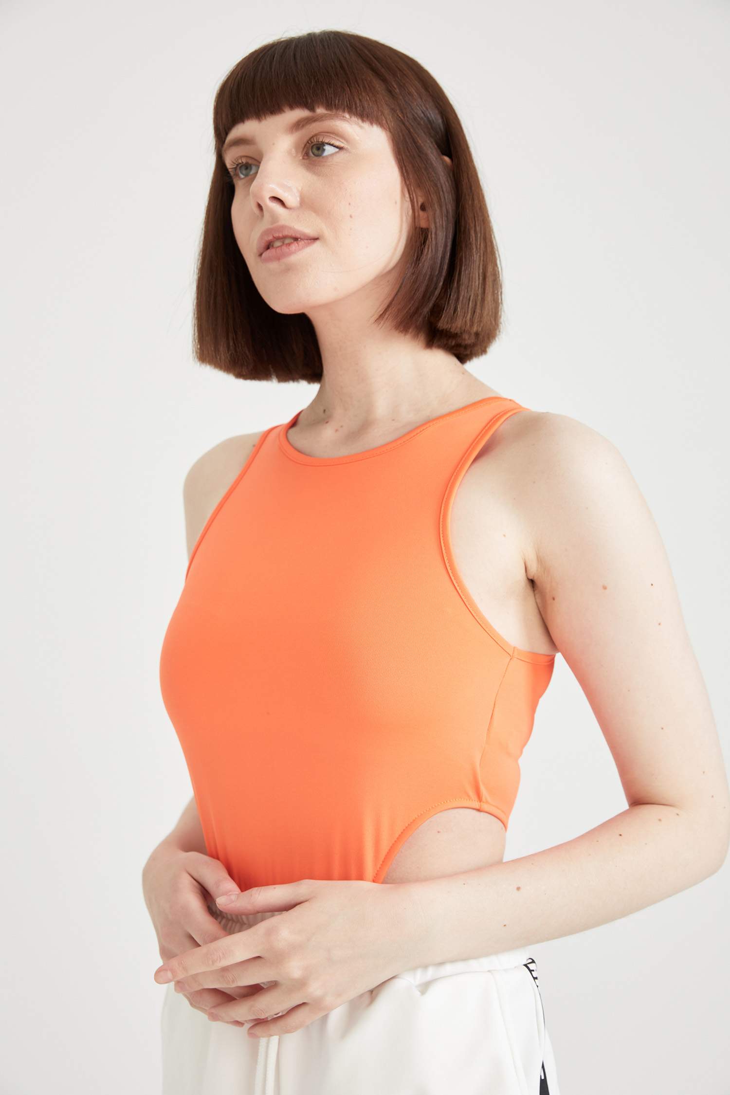 Halter Yaka Bel Detaylı Body