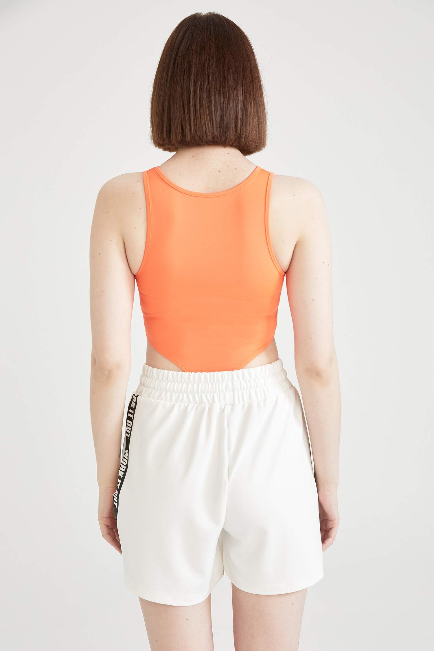 Halter Yaka Bel Detaylı Body