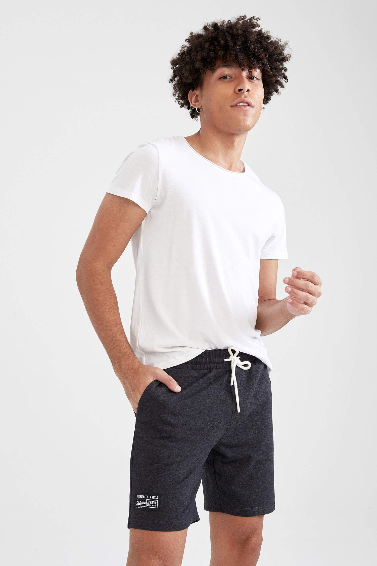 Slim Fit Beli Bağcıklı Baskılı 2'li Şort