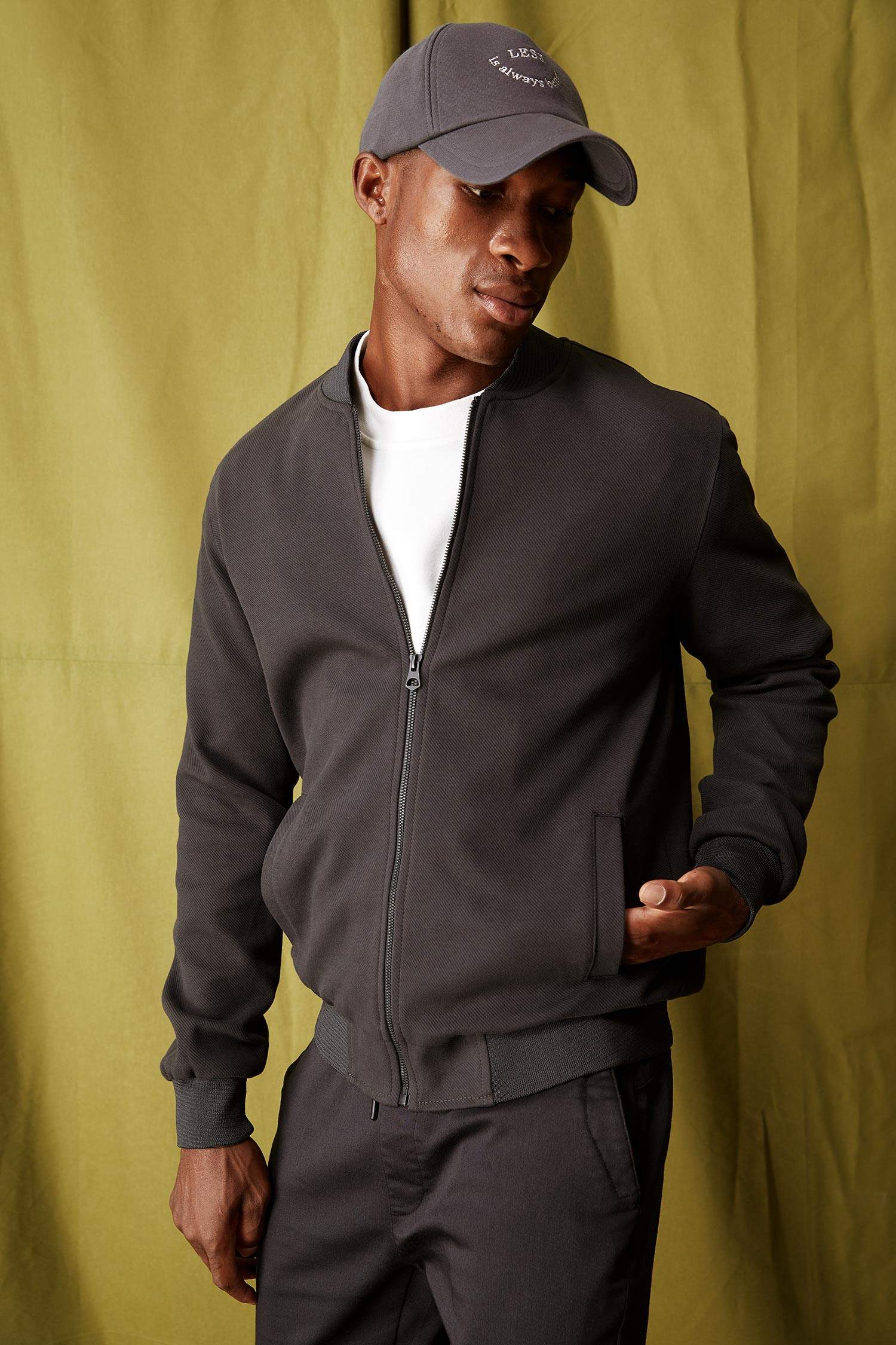 Regular Fit Fermuarlı Kolej Yaka Bomber Mont