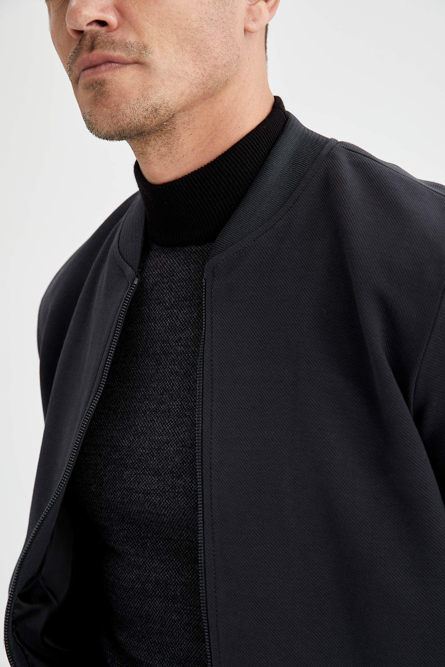 Regular Fit Fermuarlı Kolej Yaka Bomber Mont
