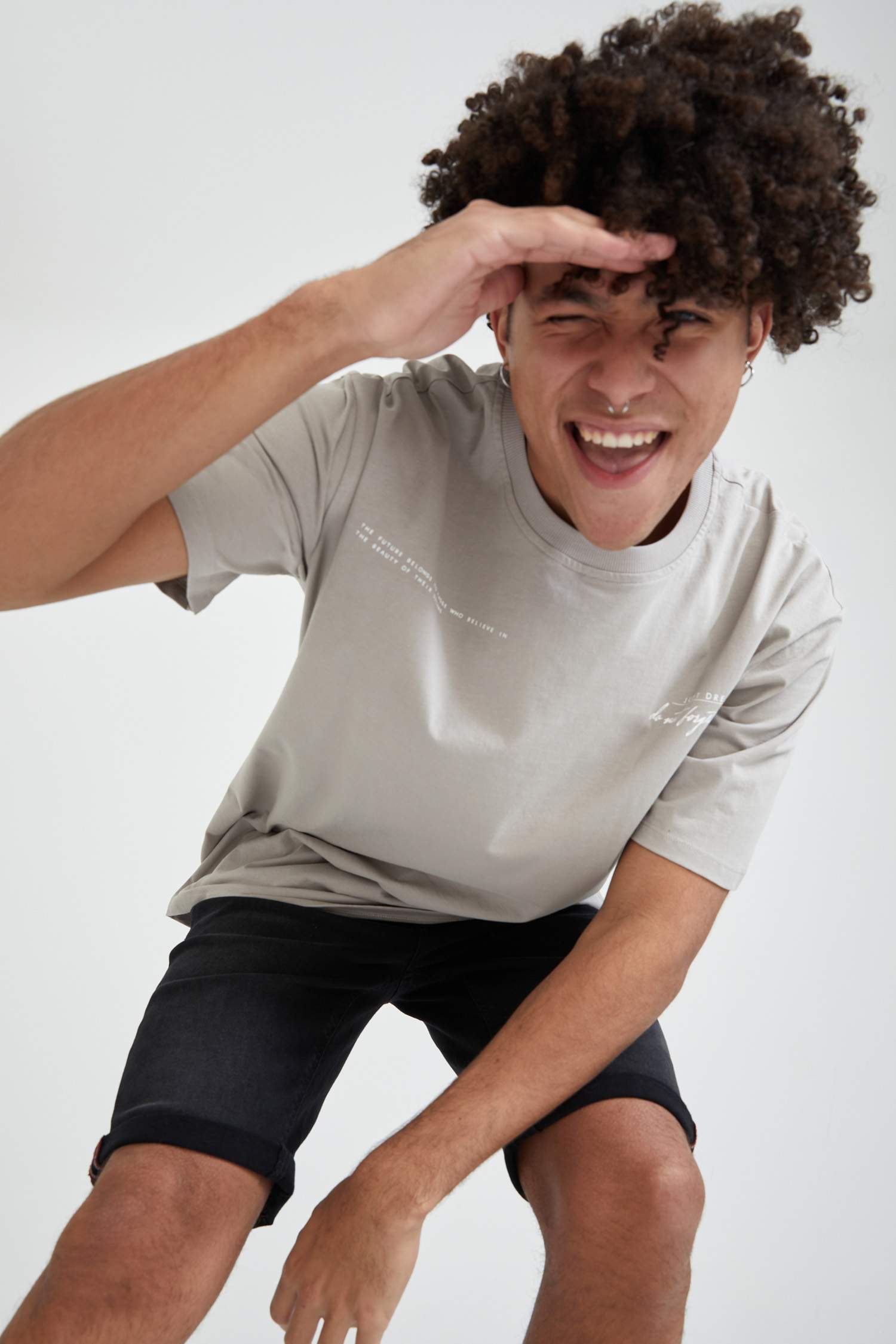 Oversize Fit Bisiklet Yaka Yazı Baskılı Kısa Kollu Tişört