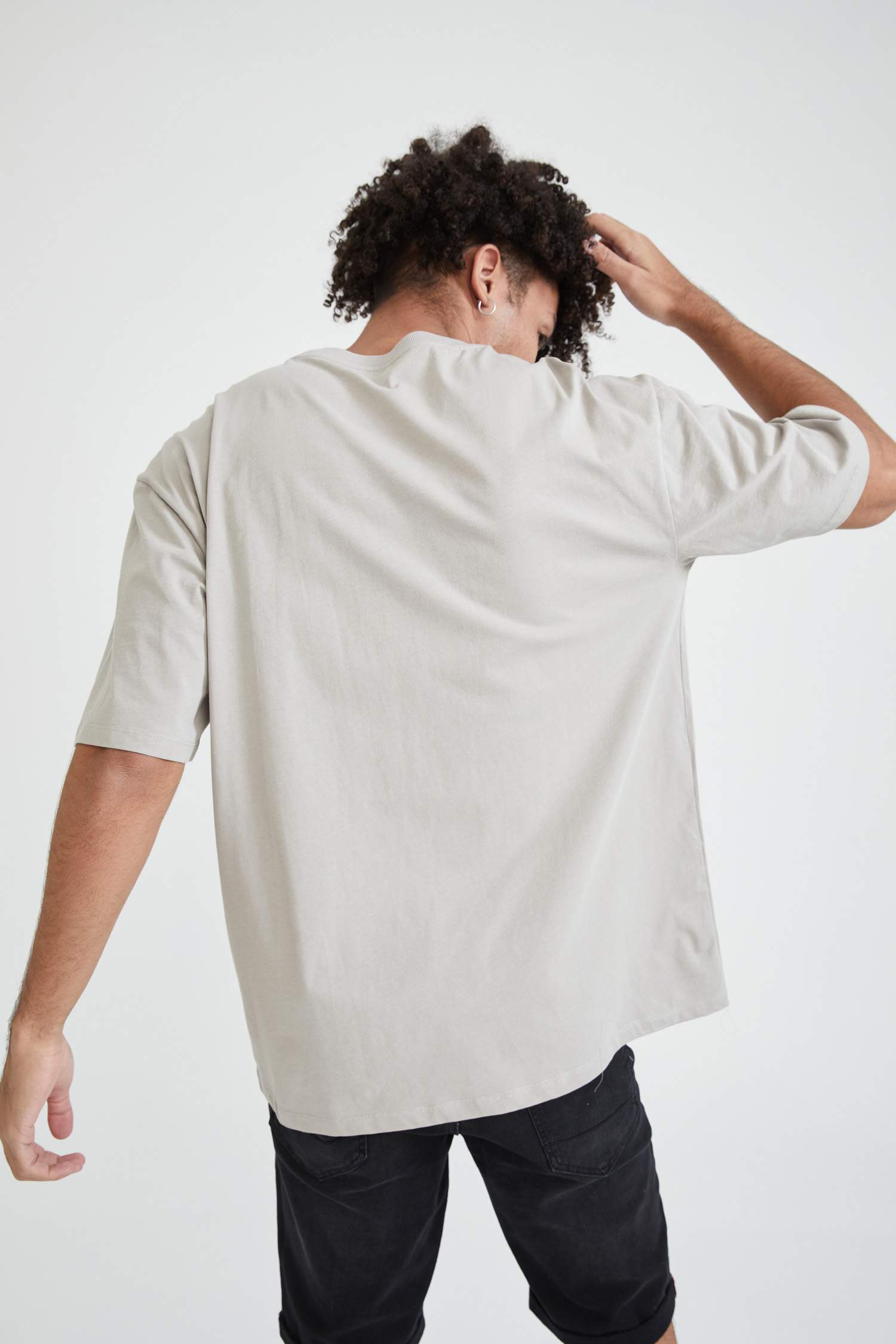 Oversize Fit Bisiklet Yaka Yazı Baskılı Kısa Kollu Tişört