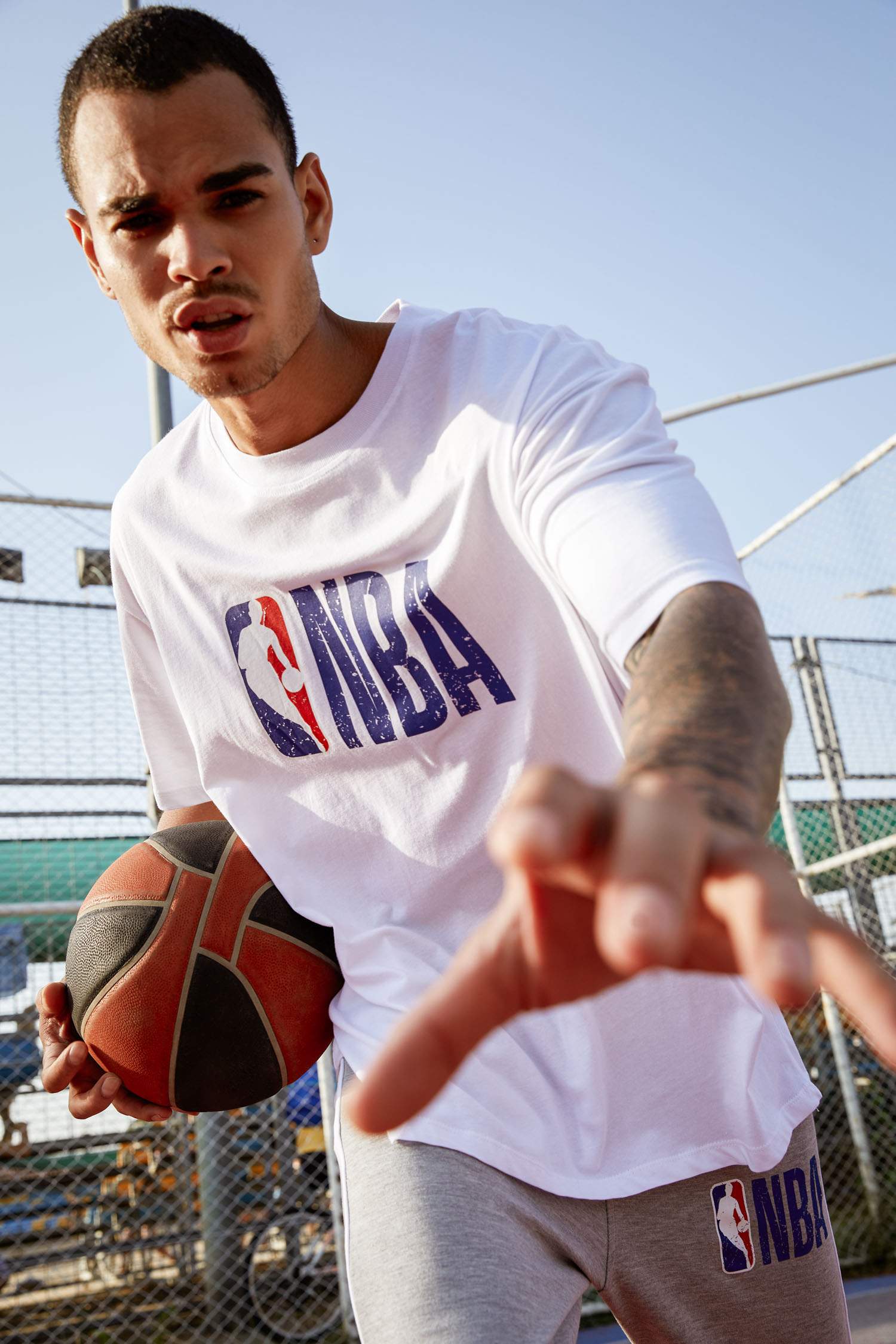 Oversize Fit NBA Lisanslı Baskılı Bisiklet Yaka Kısa Kollu Tişört