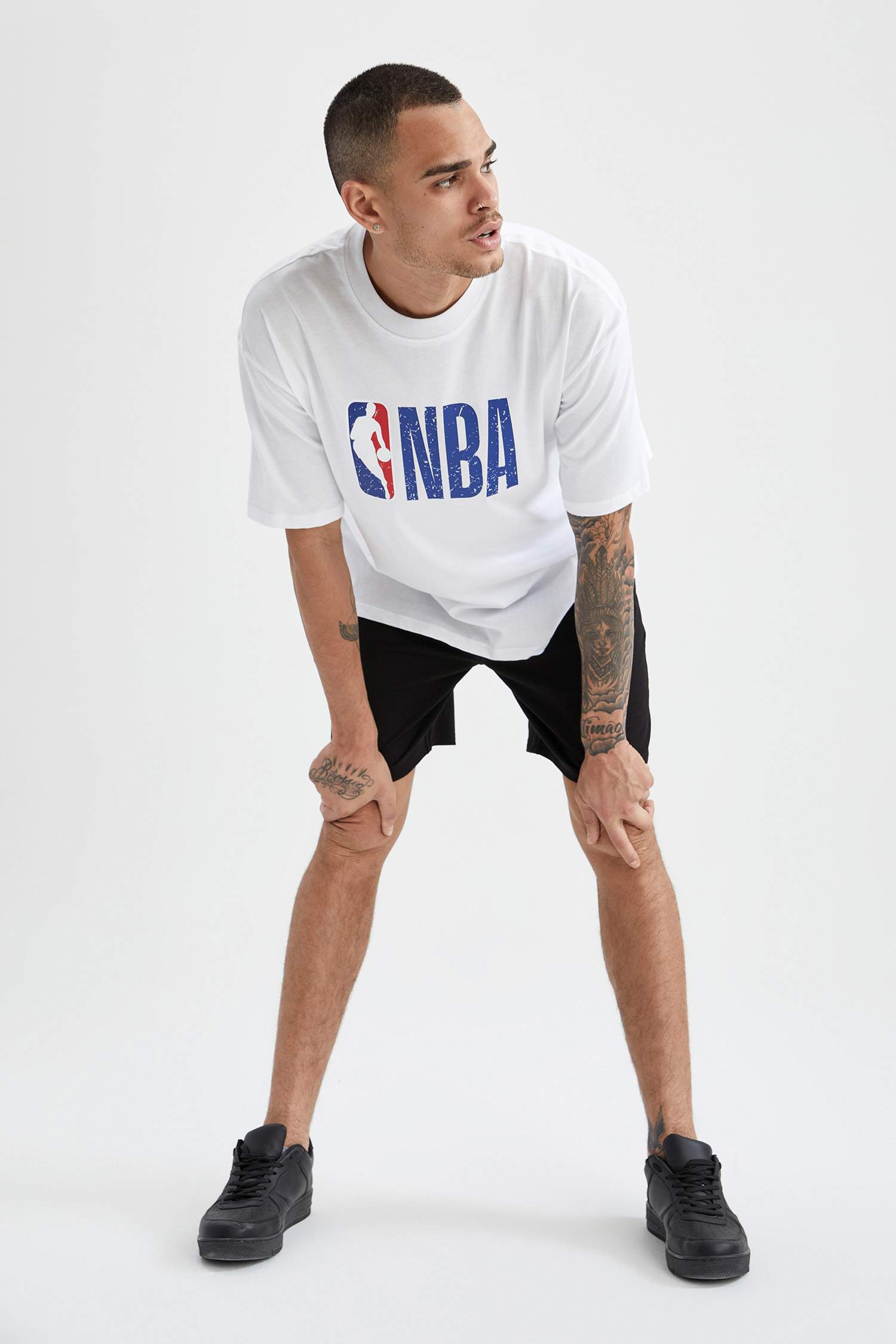 Oversize Fit NBA Lisanslı Baskılı Bisiklet Yaka Kısa Kollu Tişört