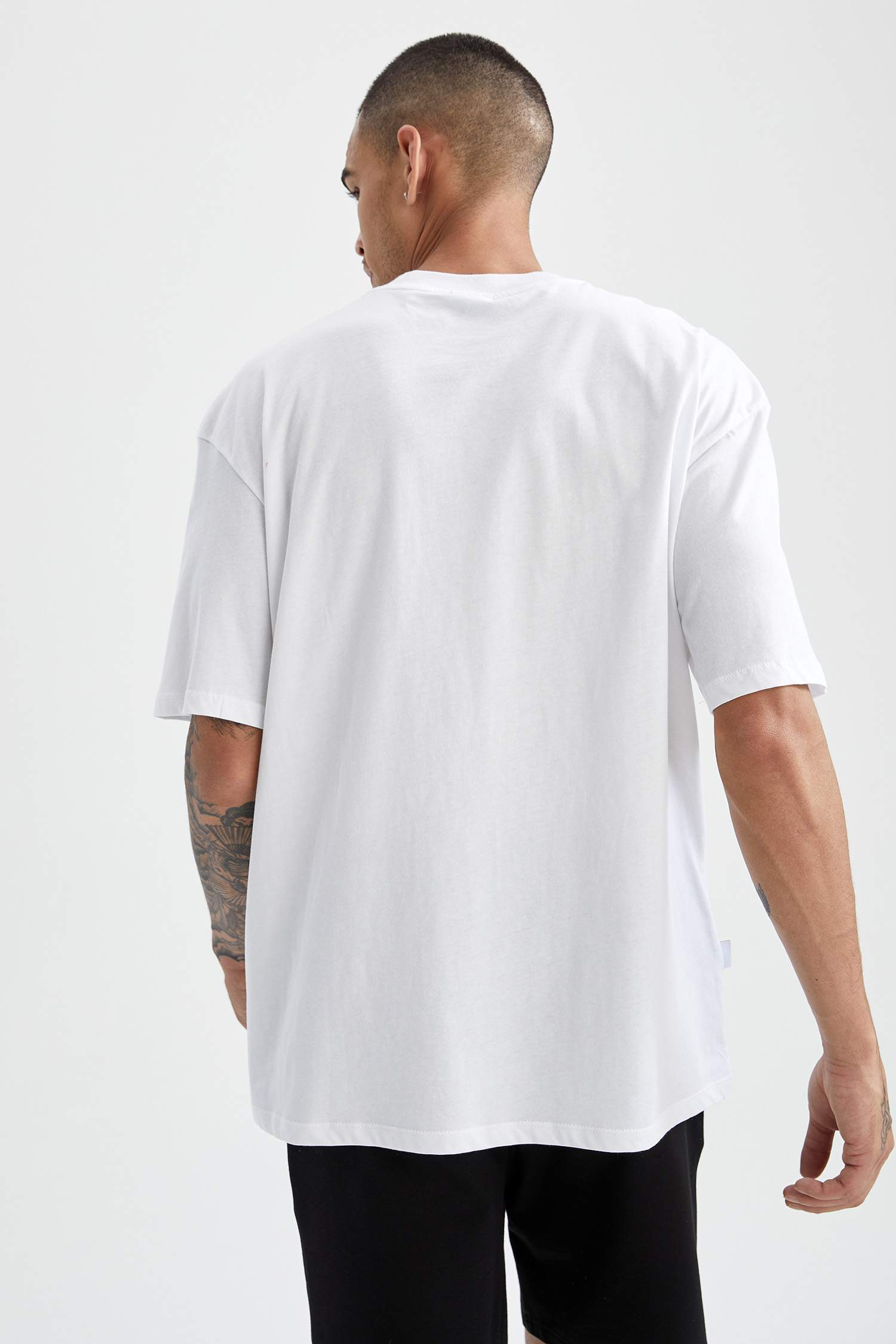 Oversize Fit NBA Lisanslı Baskılı Bisiklet Yaka Kısa Kollu Tişört