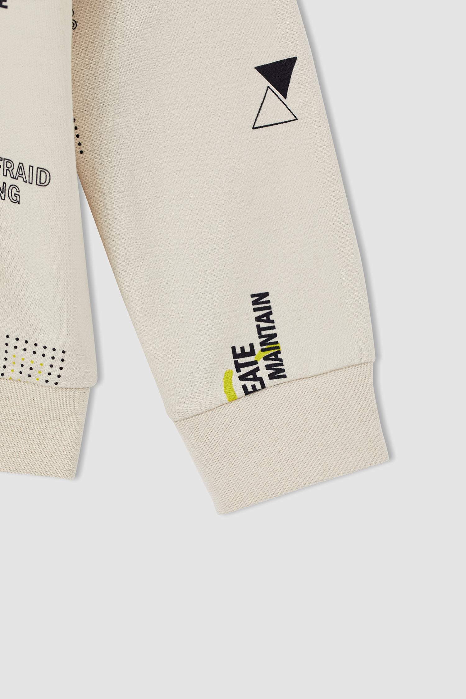 Erkek Çocuk Regular Fit Desenliı Sweatshirt ve Jogger Eşofman Alt Takımı