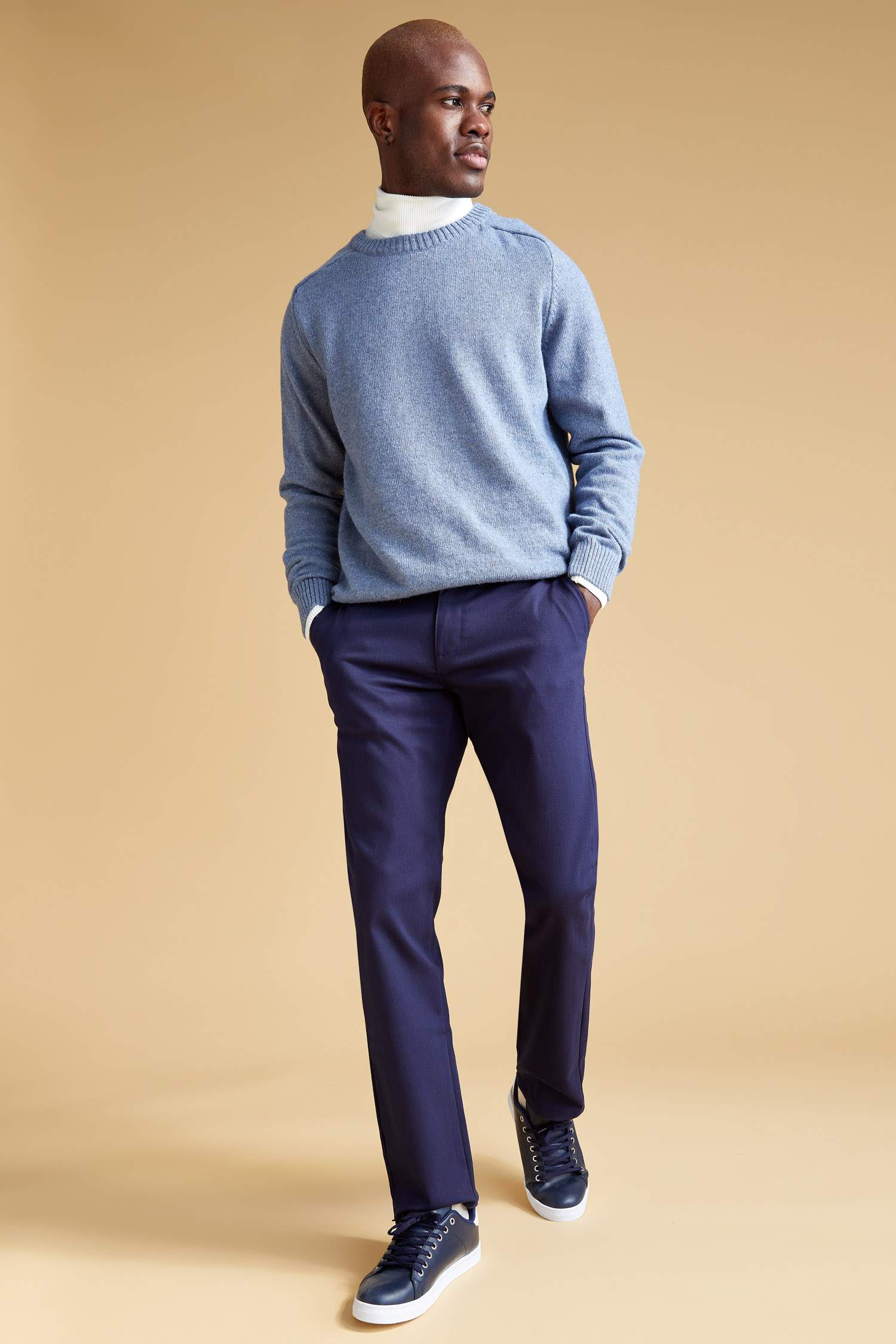 Regular Fit Basic Chino Pantolon.