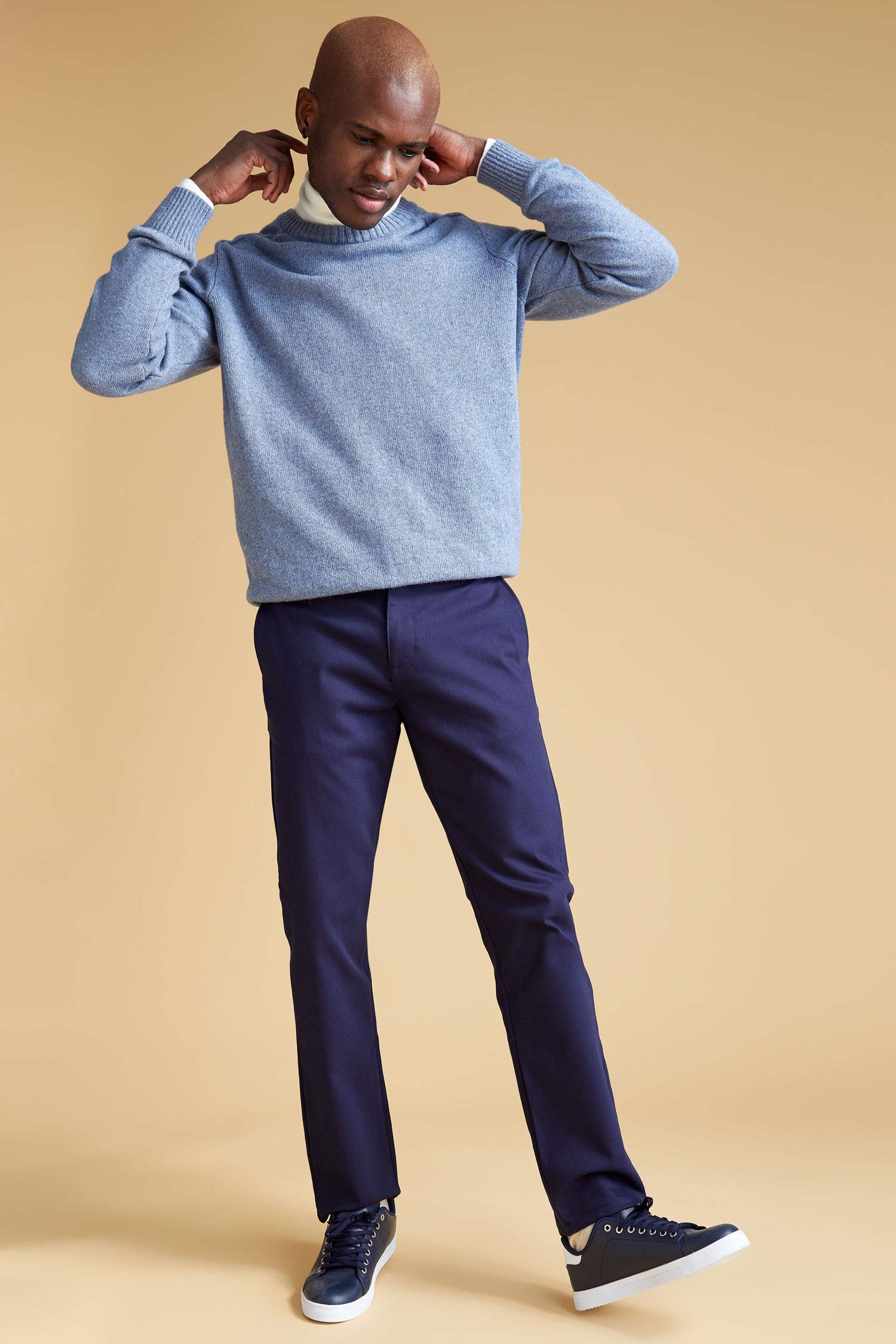 Regular Fit Basic Chino Pantolon.