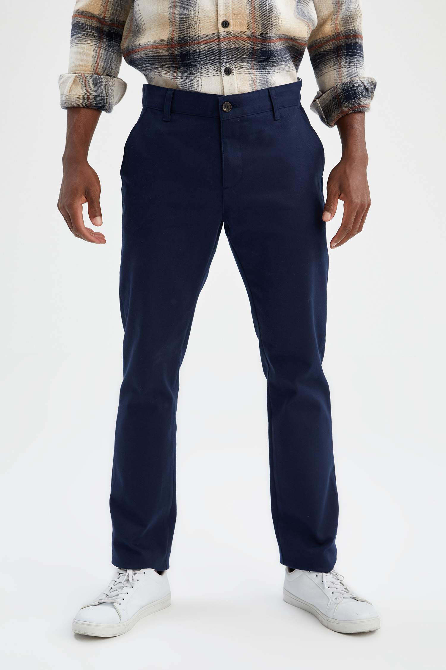 Regular Fit Basic Chino Pantolon.