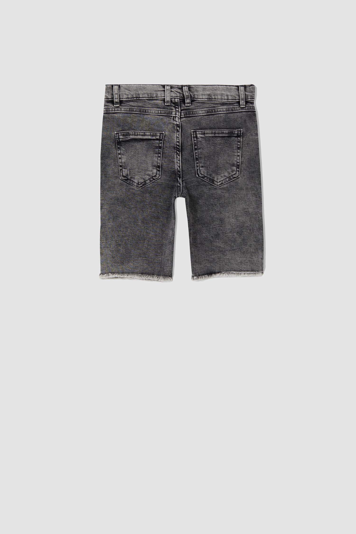 Erkek Çocuk Regular Fit Yıpratma Detaylı Jean Bermuda Şort