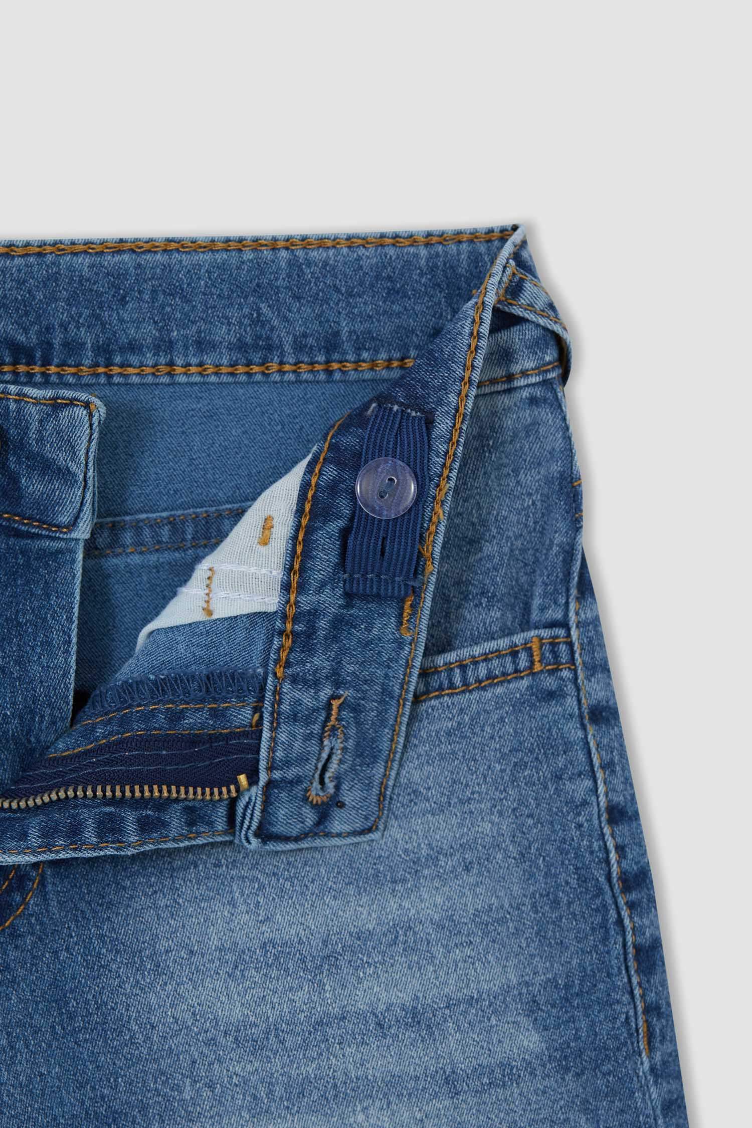 Erkek Çocuk Regular Fit Patch Detaylı Jean Bermuda Şort