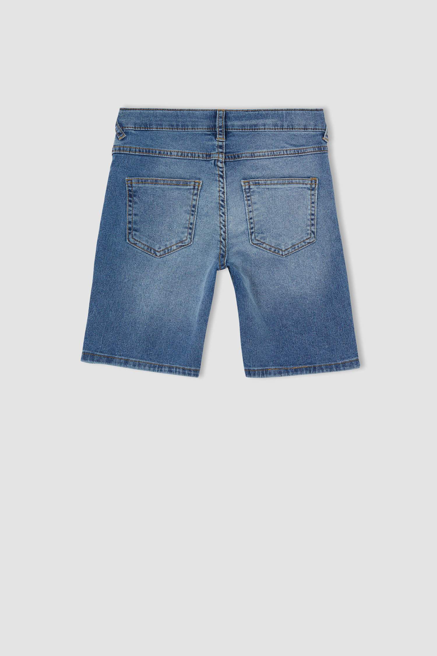 Erkek Çocuk Regular Fit Patch Detaylı Jean Bermuda Şort
