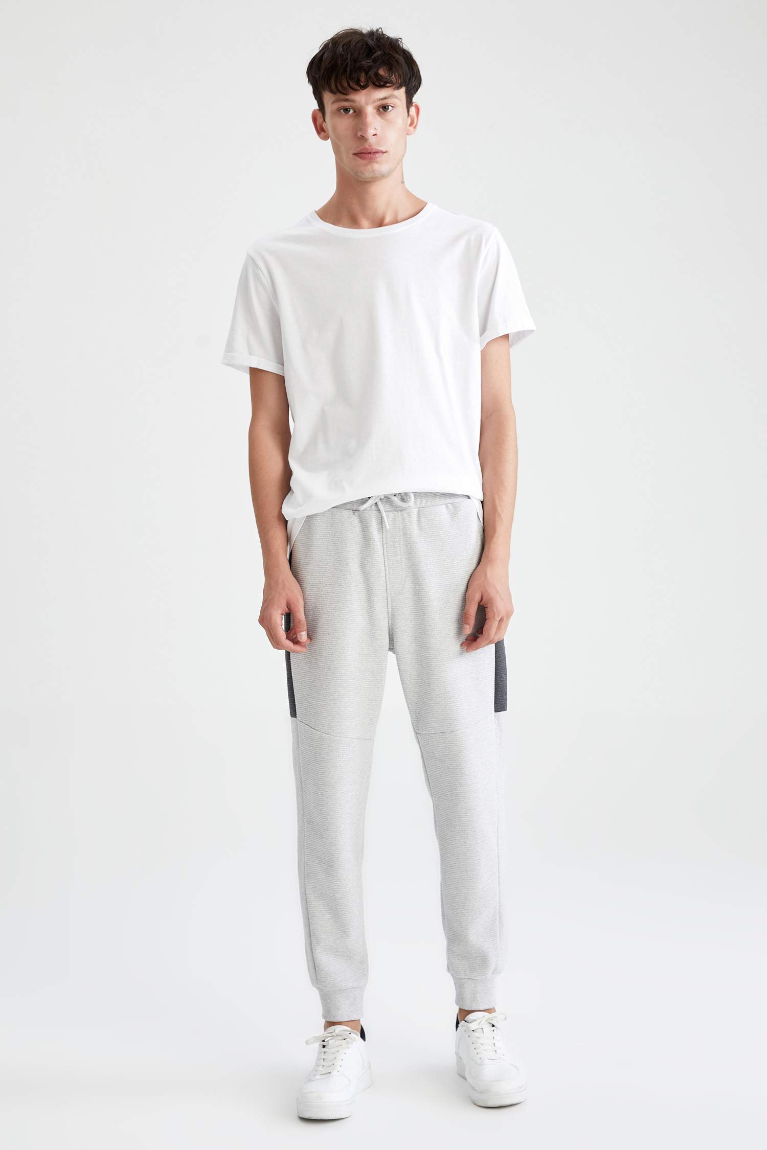 Slim Fit Şerit Detaylı Spor Jogger Eşofman Altı