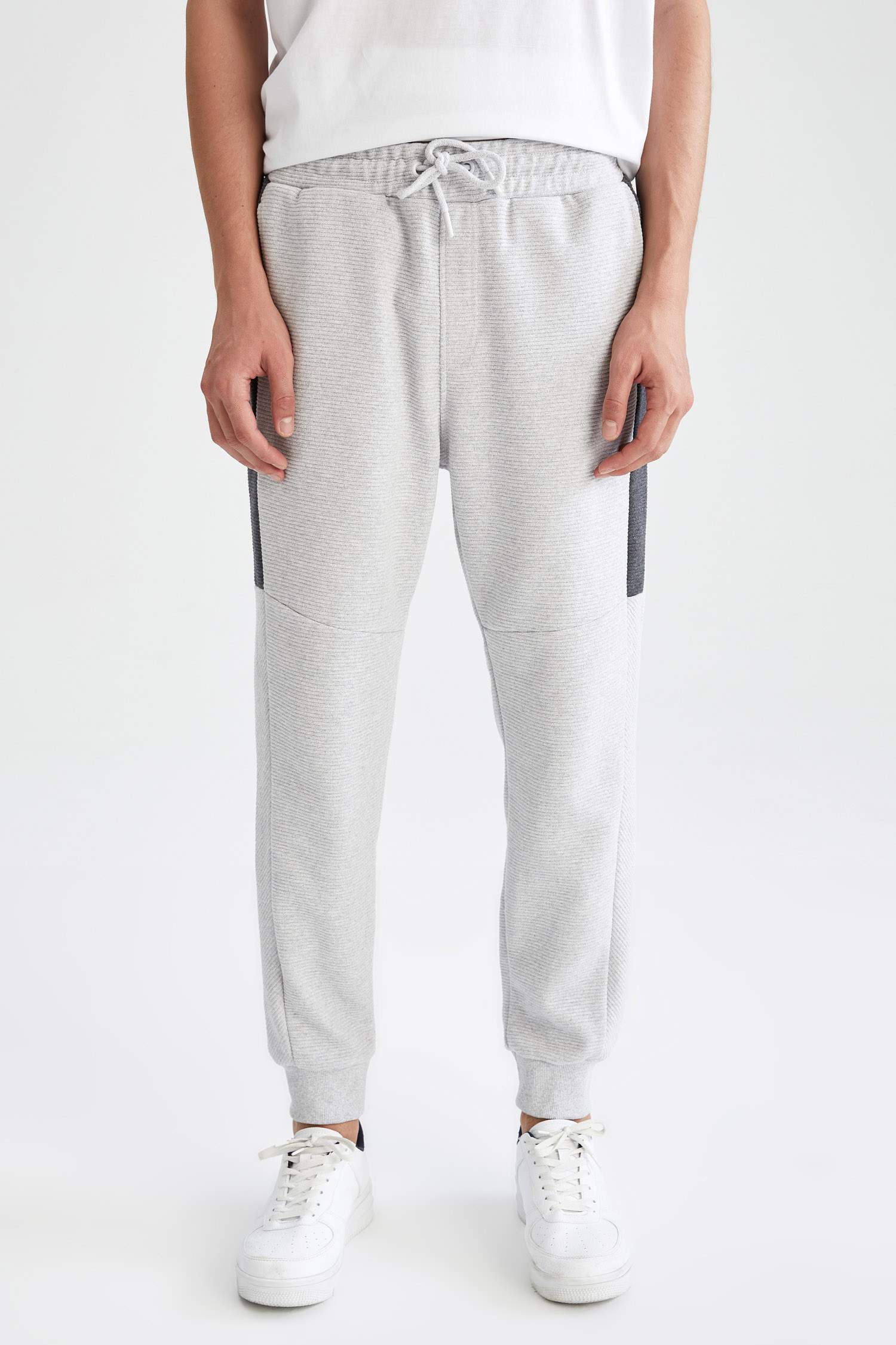 Slim Fit Şerit Detaylı Spor Jogger Eşofman Altı