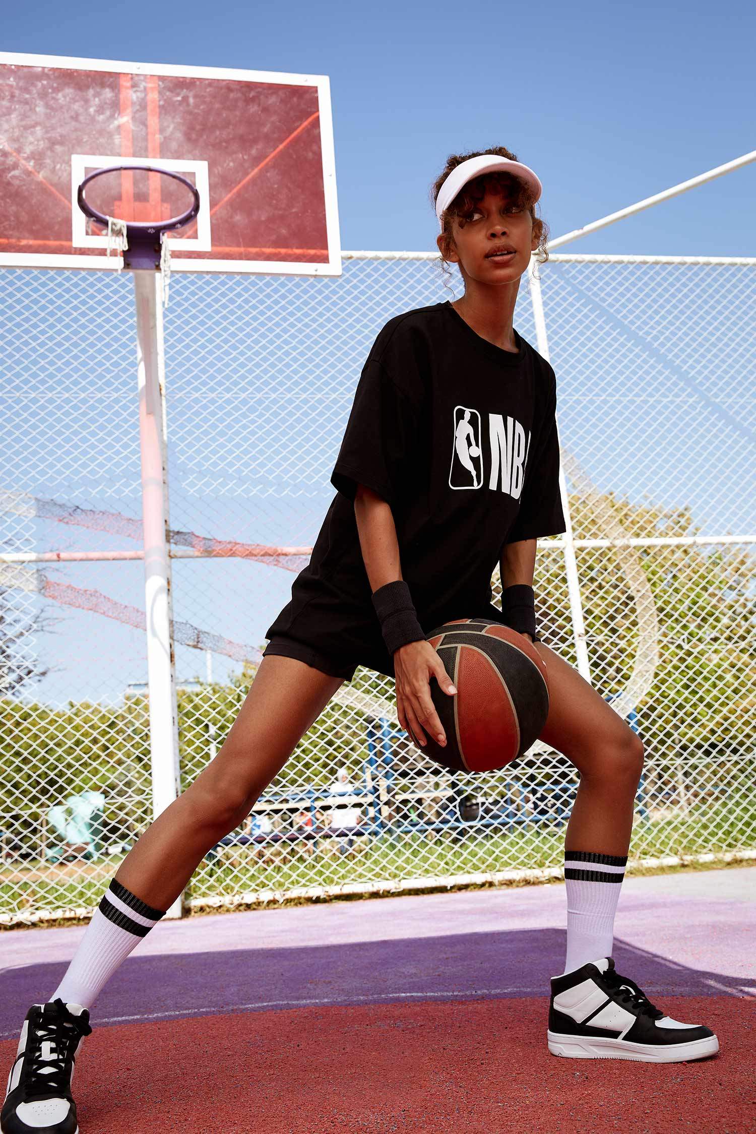 Oversize Fit NBA Lisanslı Kısa Kollu Tişört