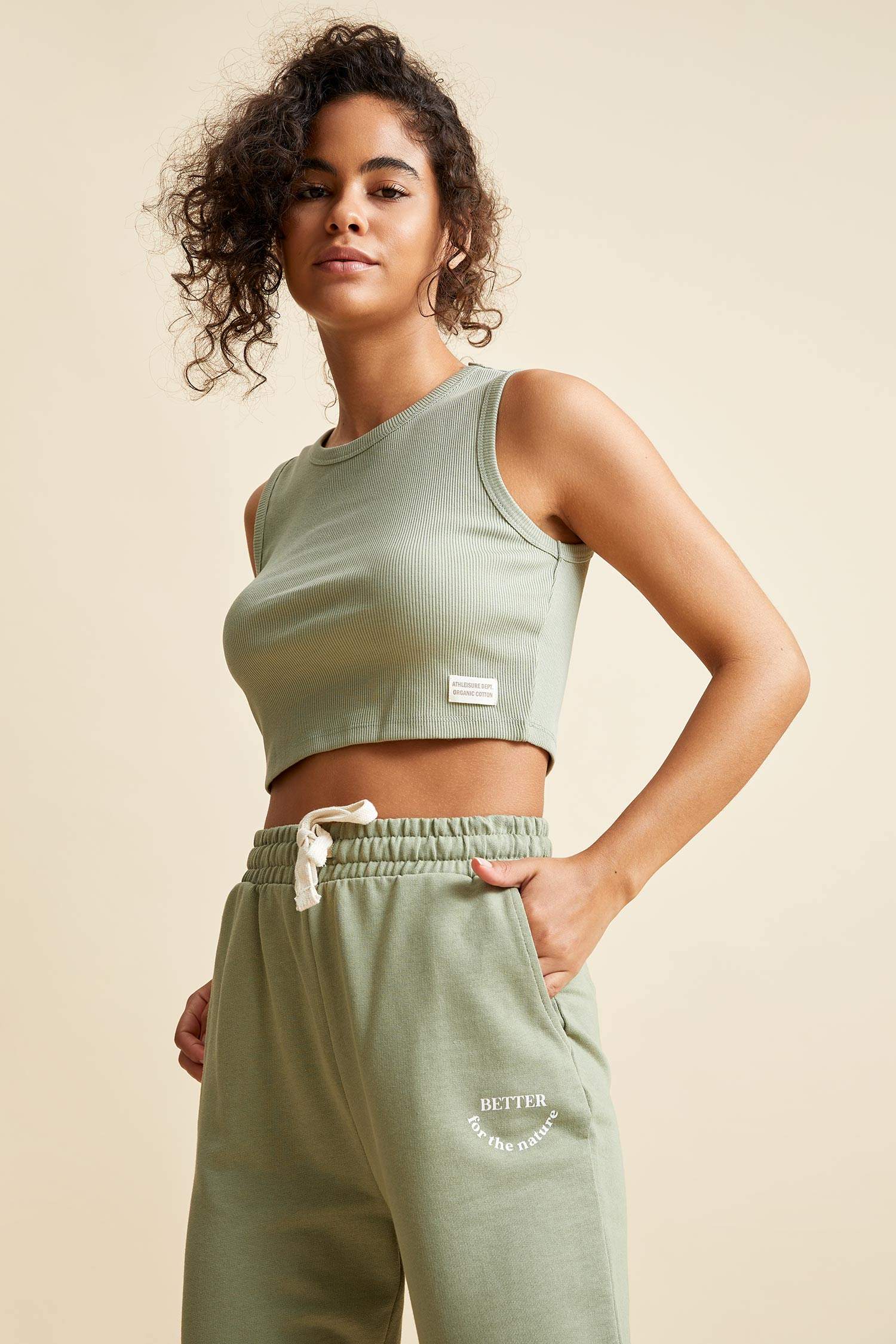 Organik Pamuklu Bisiklet Yaka Arma Detaylı Kaşkorse Crop Atlet