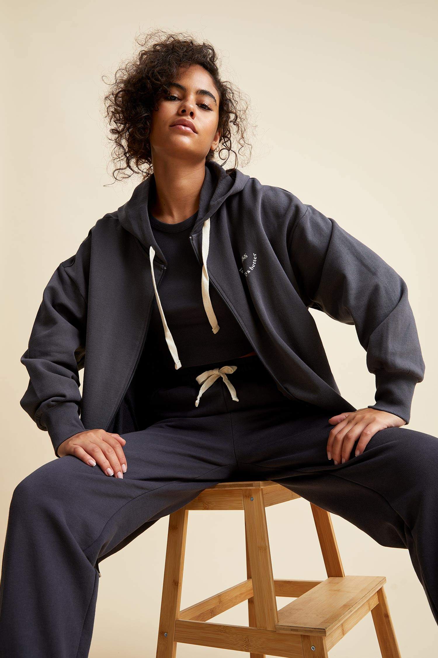 Organik Pamuklu Kapüşonlu Oversize Fit Cep Detaylı Fermuarlı Sweat Hırka