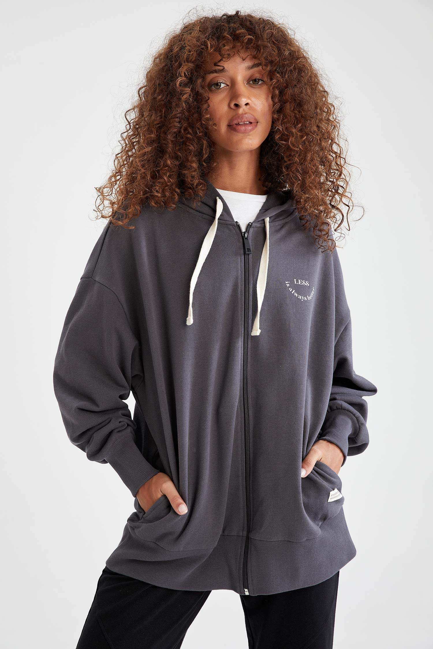 Organik Pamuklu Kapüşonlu Oversize Fit Cep Detaylı Fermuarlı Sweat Hırka