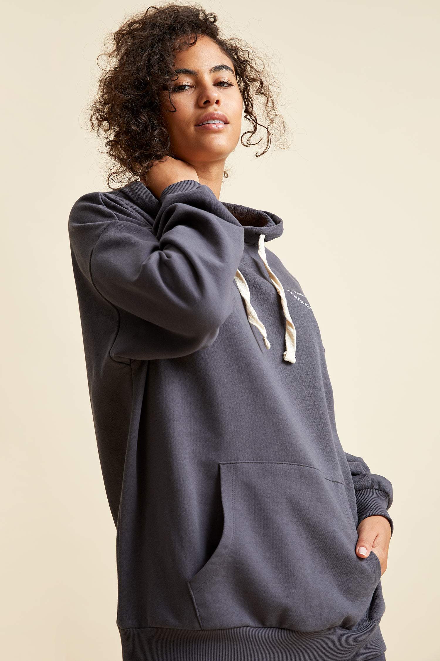 Slogan Baskılı Organik Pamuklu Cepli Kapüşonlu Oversize Fit Sweatshirt
