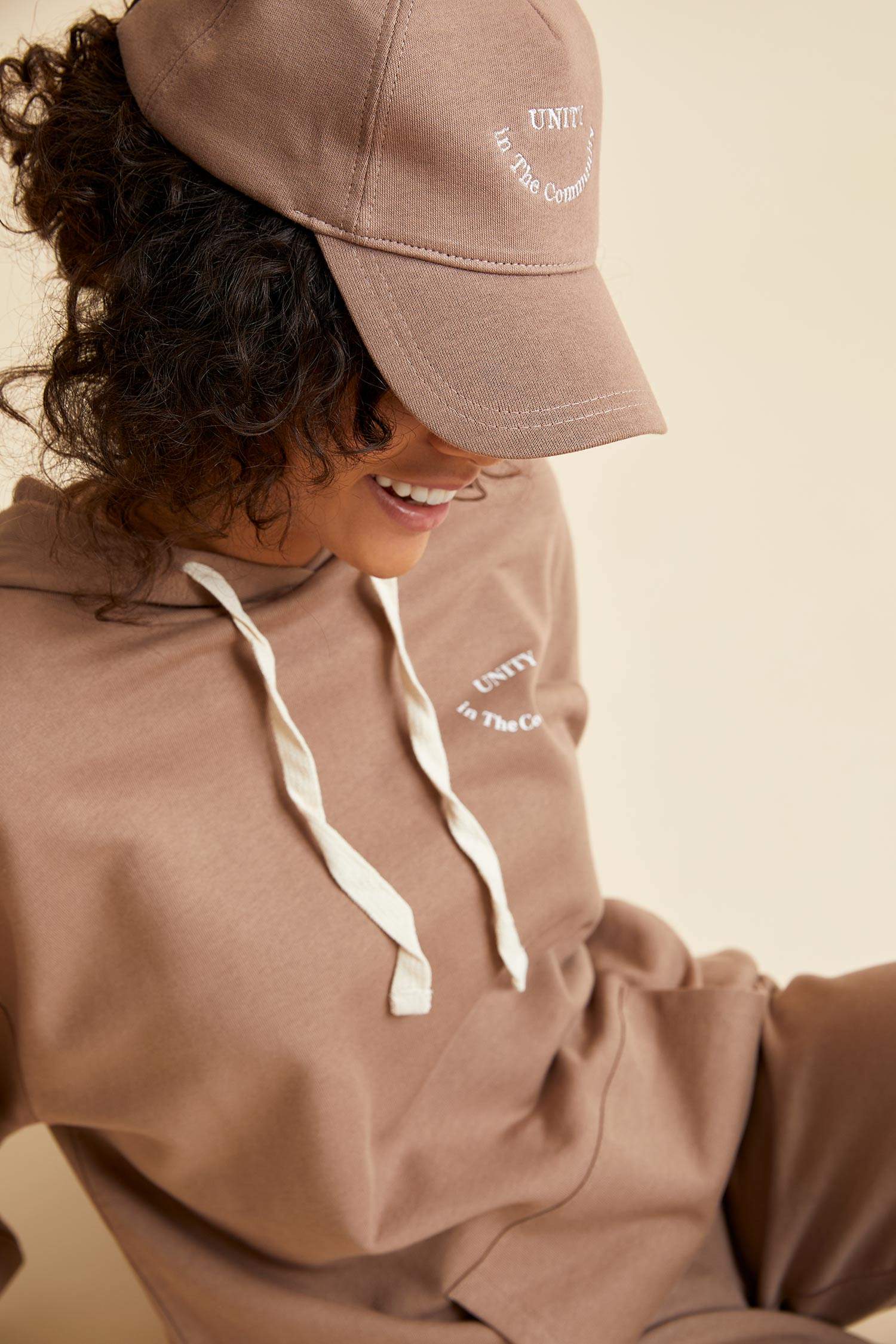 Slogan Baskılı Organik Pamuklu Cepli Kapüşonlu Oversize Fit Sweatshirt