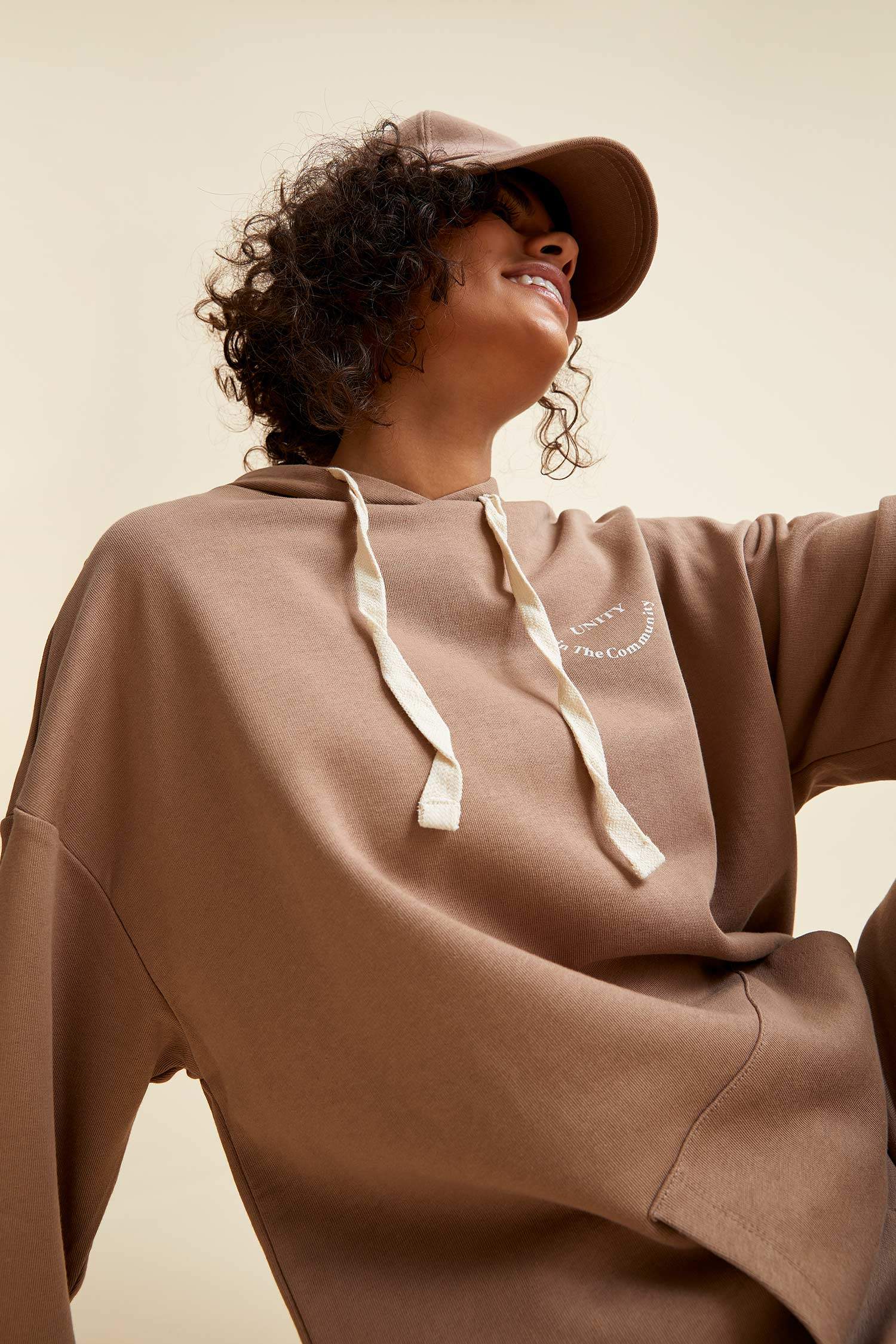 Slogan Baskılı Organik Pamuklu Cepli Kapüşonlu Oversize Fit Sweatshirt