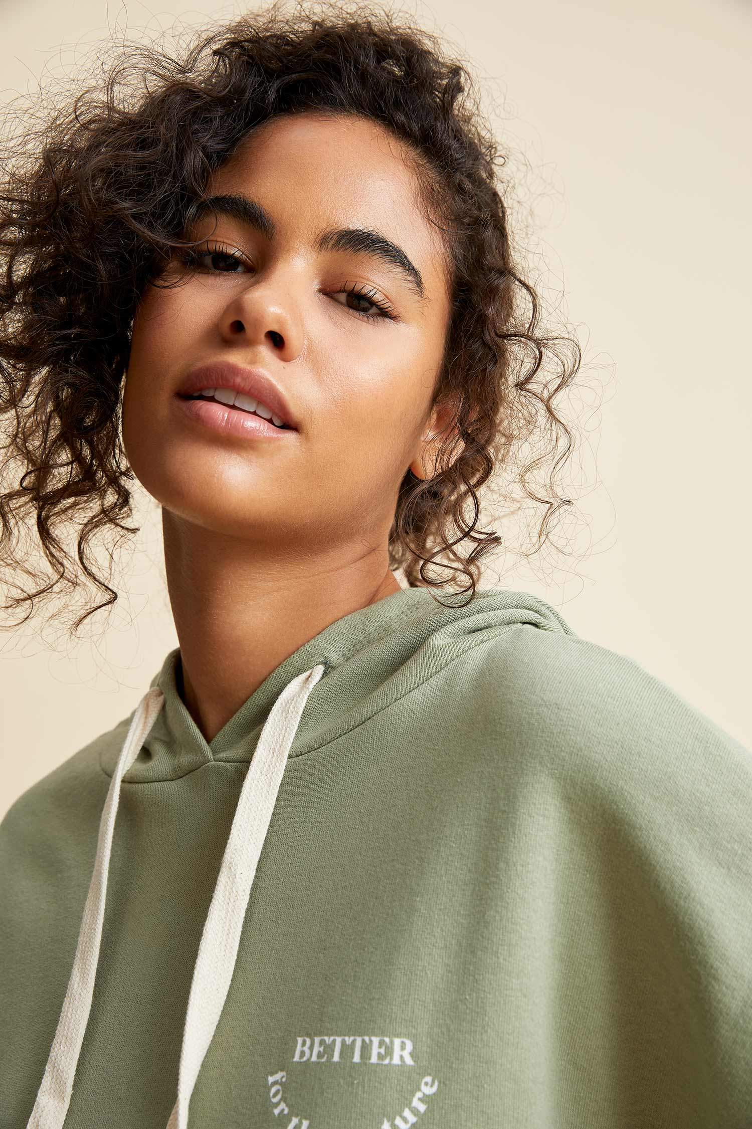Slogan Baskılı Organik Pamuklu Cepli Kapüşonlu Oversize Fit Sweatshirt