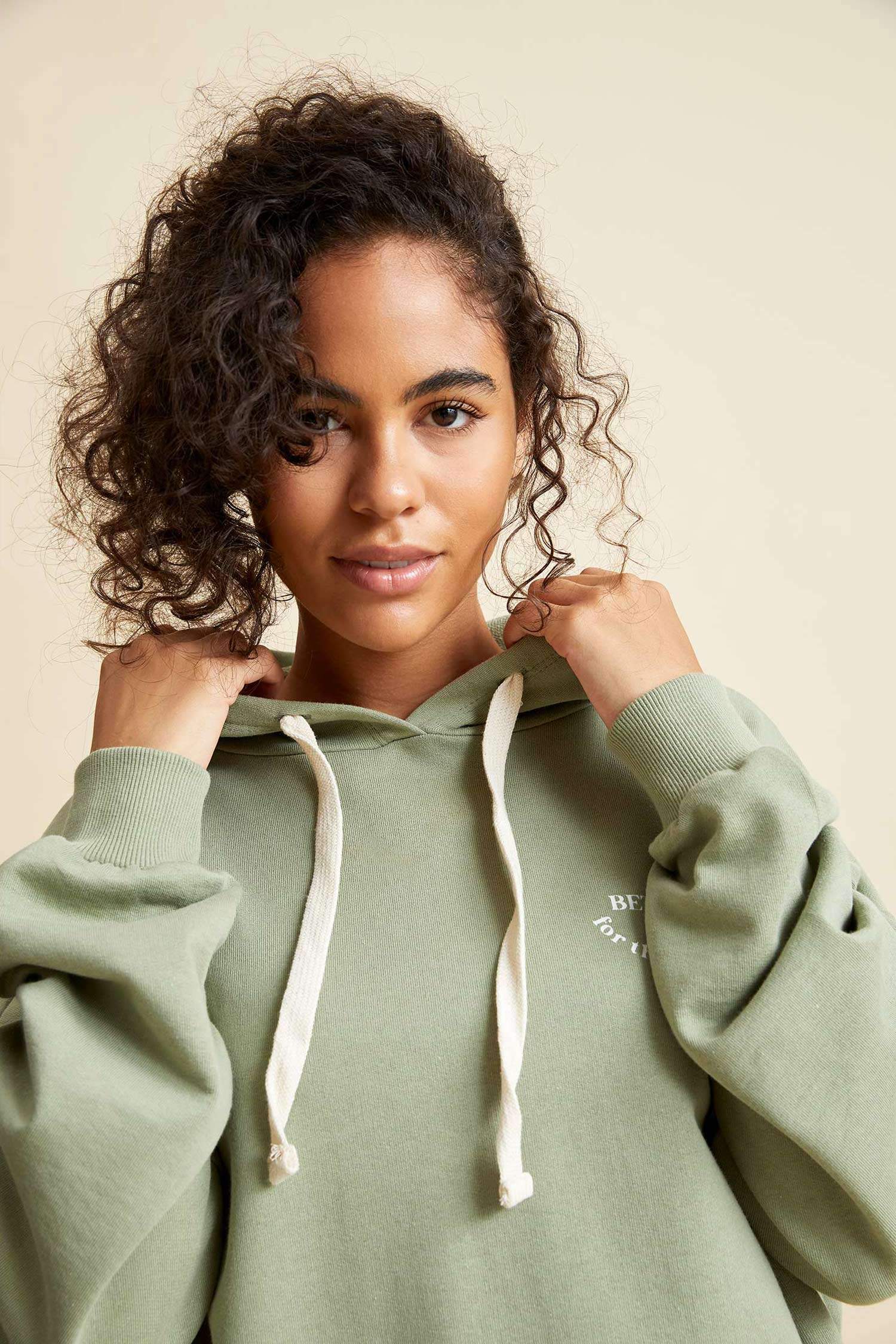 Slogan Baskılı Organik Pamuklu Cepli Kapüşonlu Oversize Fit Sweatshirt
