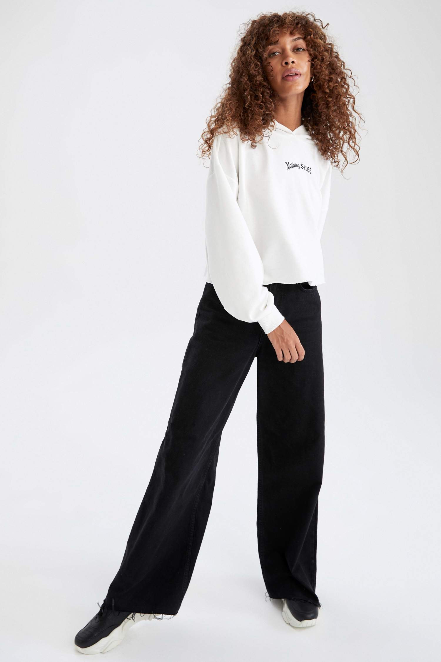 Slogan Baskılı Kapüşonlu Oversize Fit Crop Sweatshirt