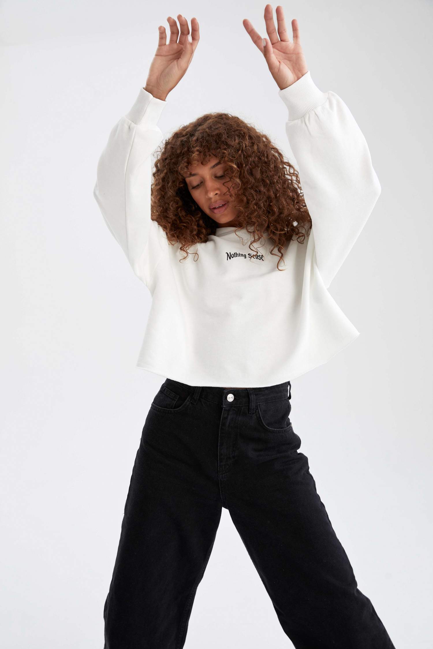 Slogan Baskılı Kapüşonlu Oversize Fit Crop Sweatshirt