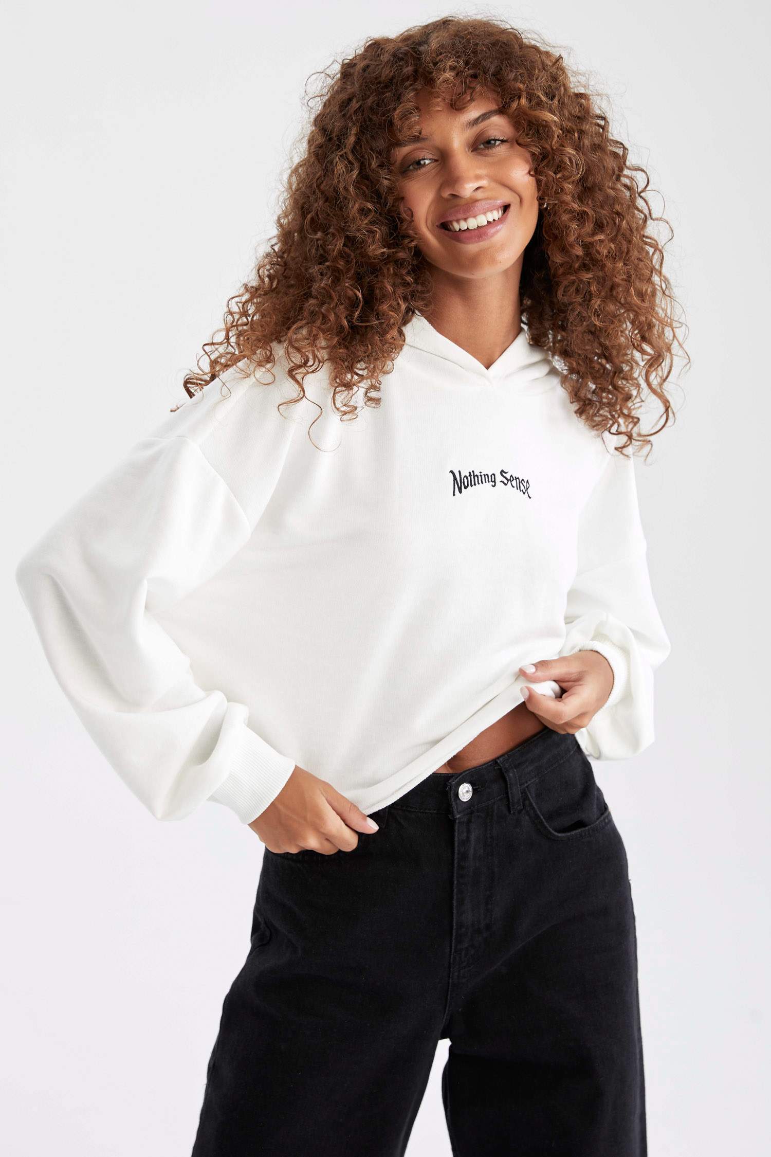 Slogan Baskılı Kapüşonlu Oversize Fit Crop Sweatshirt