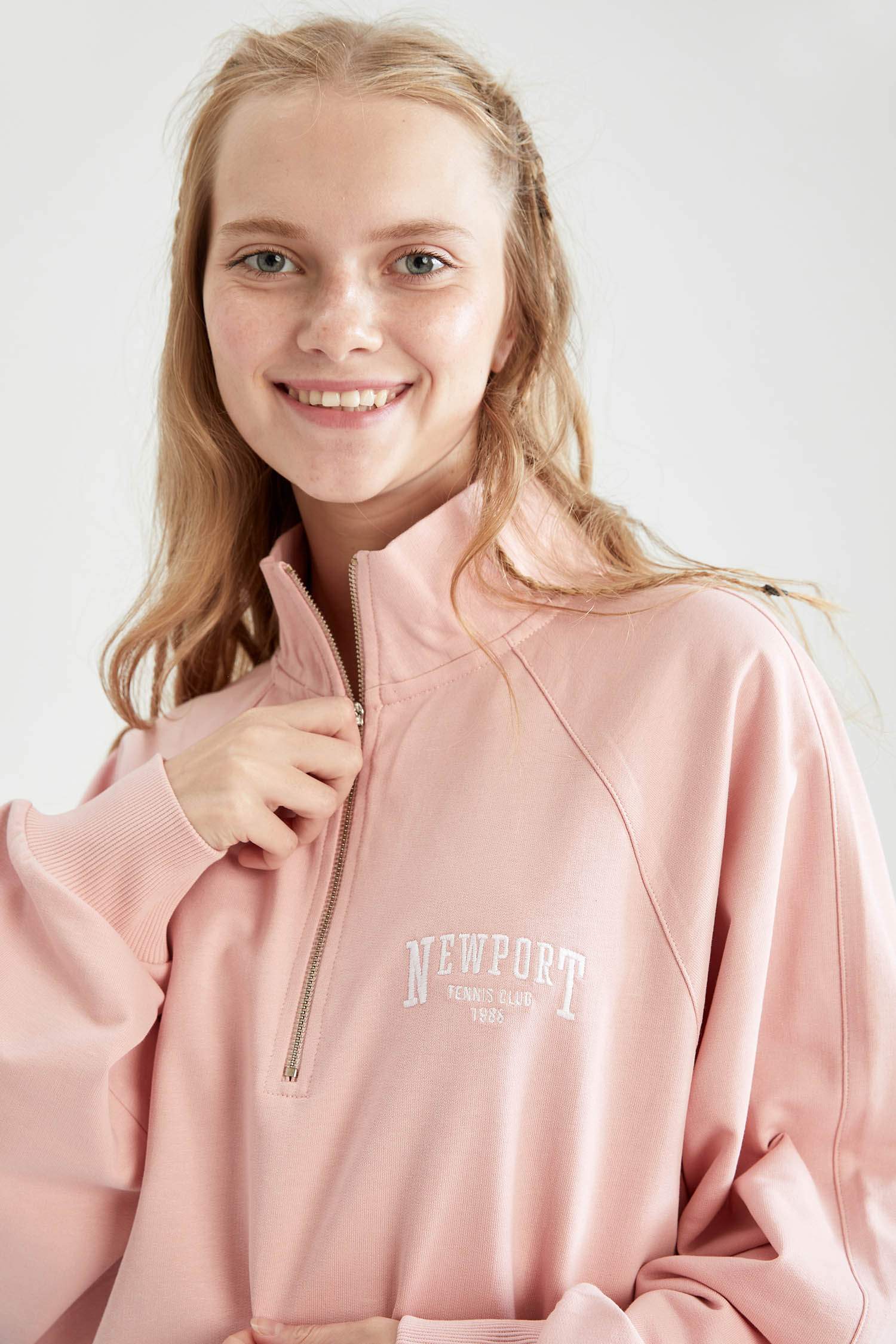 Regular Fit Balıkçı Yaka Yarım Fermuarlı Uzun Kollu Sweatshirt